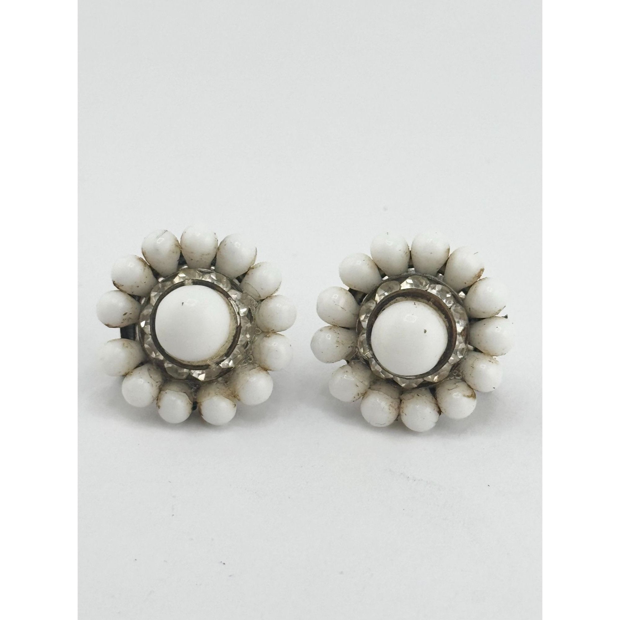 Vintage vintage white milk glass flower rhinestone earrings Size ONE SIZE - 2 Thumbnail