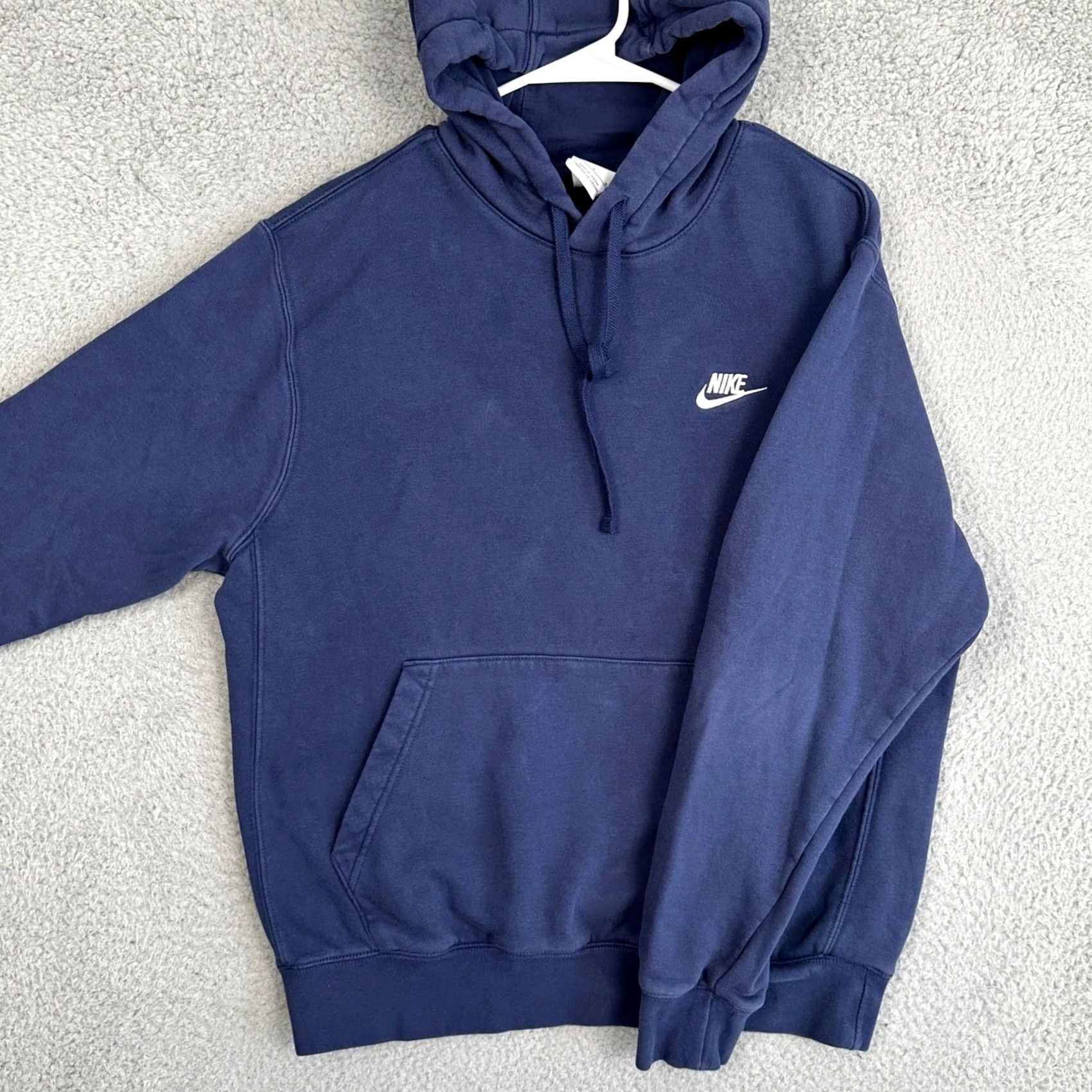 Nike Nike Sweatshirt Mens M Navy Blue Hooded Pullover with Pocket, Long Sleeve, Fleece, Embroidered Logo, Regular Fit Size US M / EU 48-50 / 2 - 2 Thumbnail