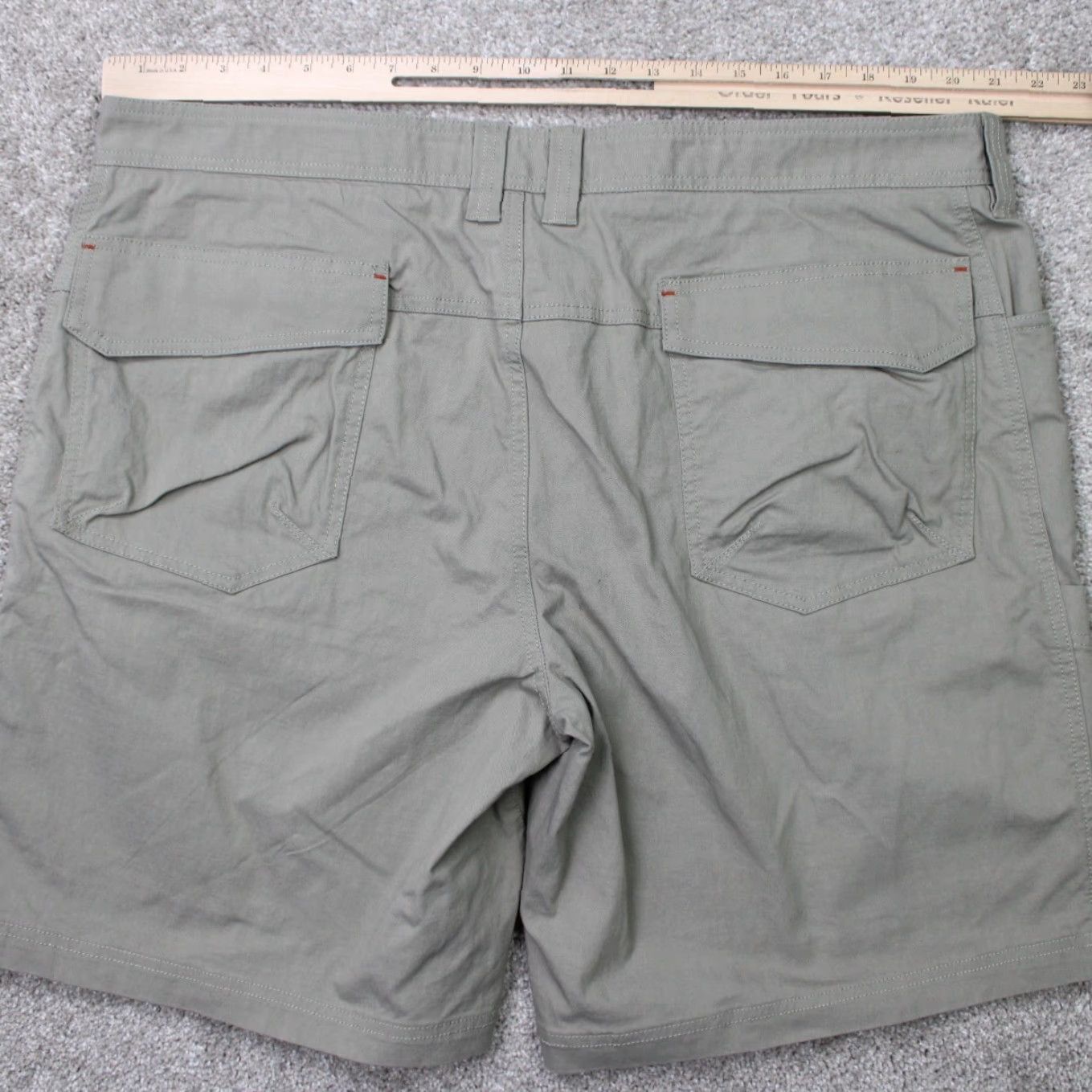 Vintage L.L. Bean Riverton Shorts Mens 42 Beige Cargo Pocket Stretch Inseam 10" NWT Cotton Nylon Cotton Blend Canvas (Cargo) Pants Regular Mens Size US 42 / EU 58 - 7 Thumbnail