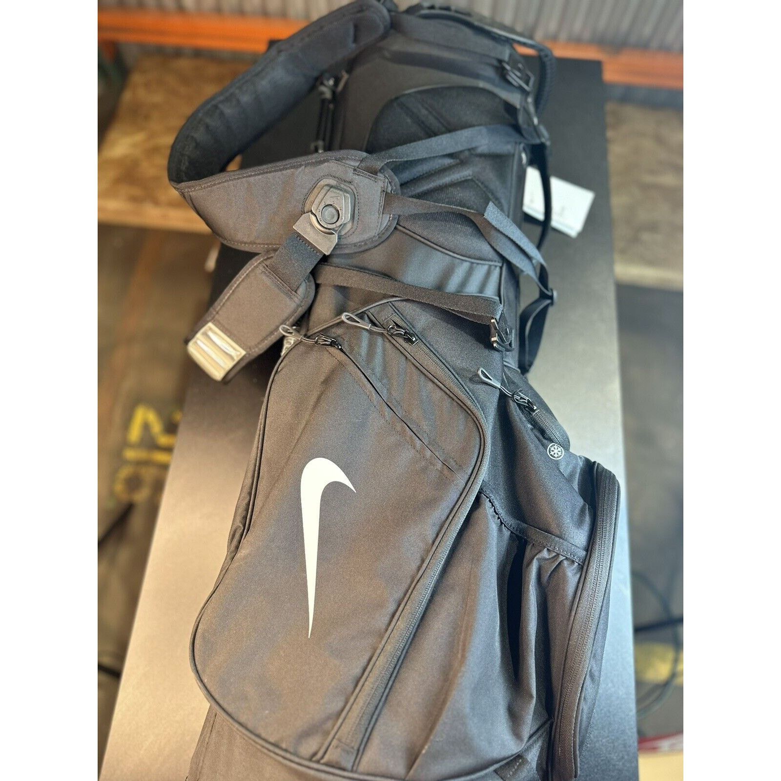 Nike Nike Air Hybrid Water Resistant Golf Bag, Black/White Size ONE SIZE - 5 Thumbnail