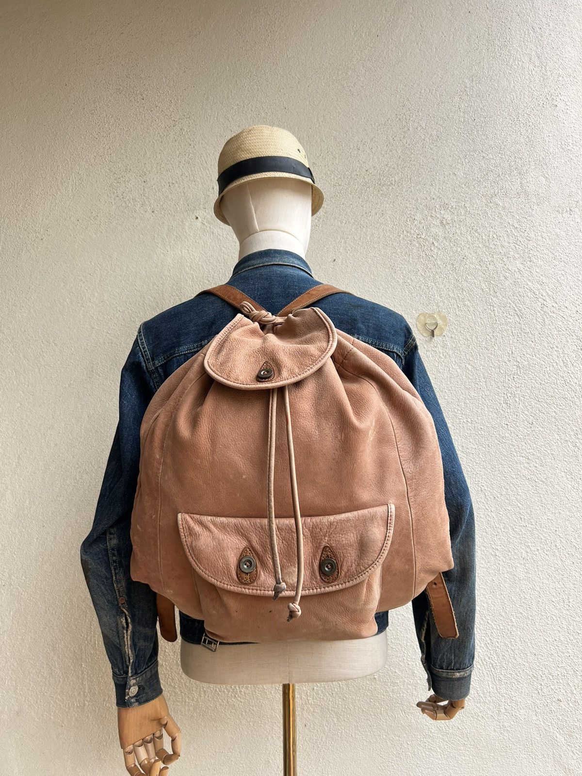 Leather Vintage COCARDE Japan Faded Patina Leather Backpack Bag Size ONE SIZE - 3 Thumbnail