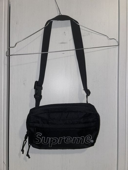 Supreme FW18 shoulder bag black SOLD