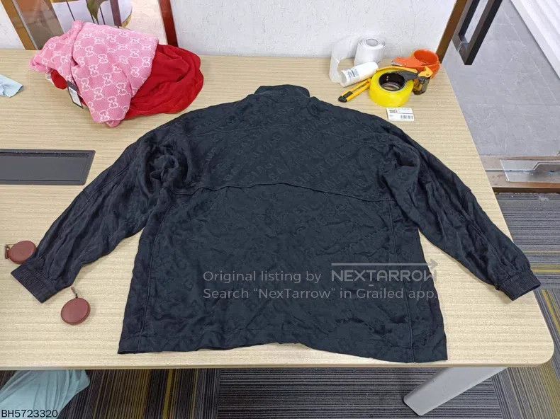 Balenciaga Balenciaga Balenciaga letter print solid color jacket Size XXS / US 00 / IT 34 - 2 Thumbnail
