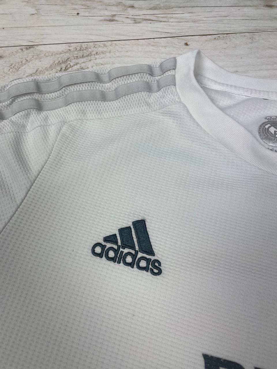 Adidas Adidas Real Madrid 2015 2016 Home Shirt Soccer Jersey Size US S / EU 44-46 / 1 - 6 Thumbnail