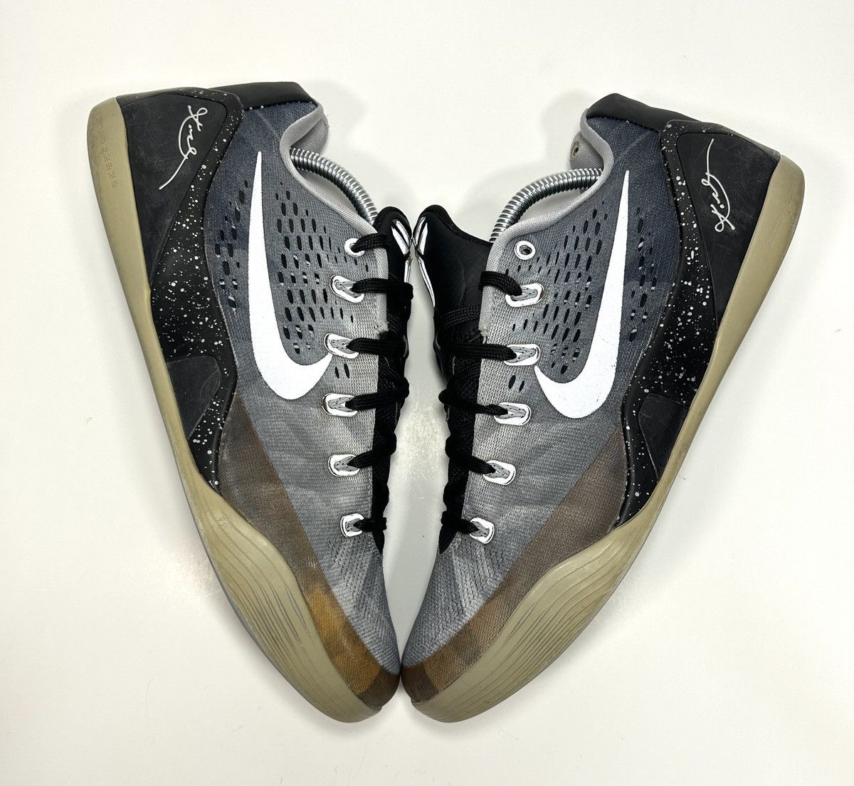 Nike Nike Kobe 9 EM Low ‘Metallic Silver’ Shoes Size: 10.5 M Size US 10.5 / EU 43-44 - 2 Thumbnail