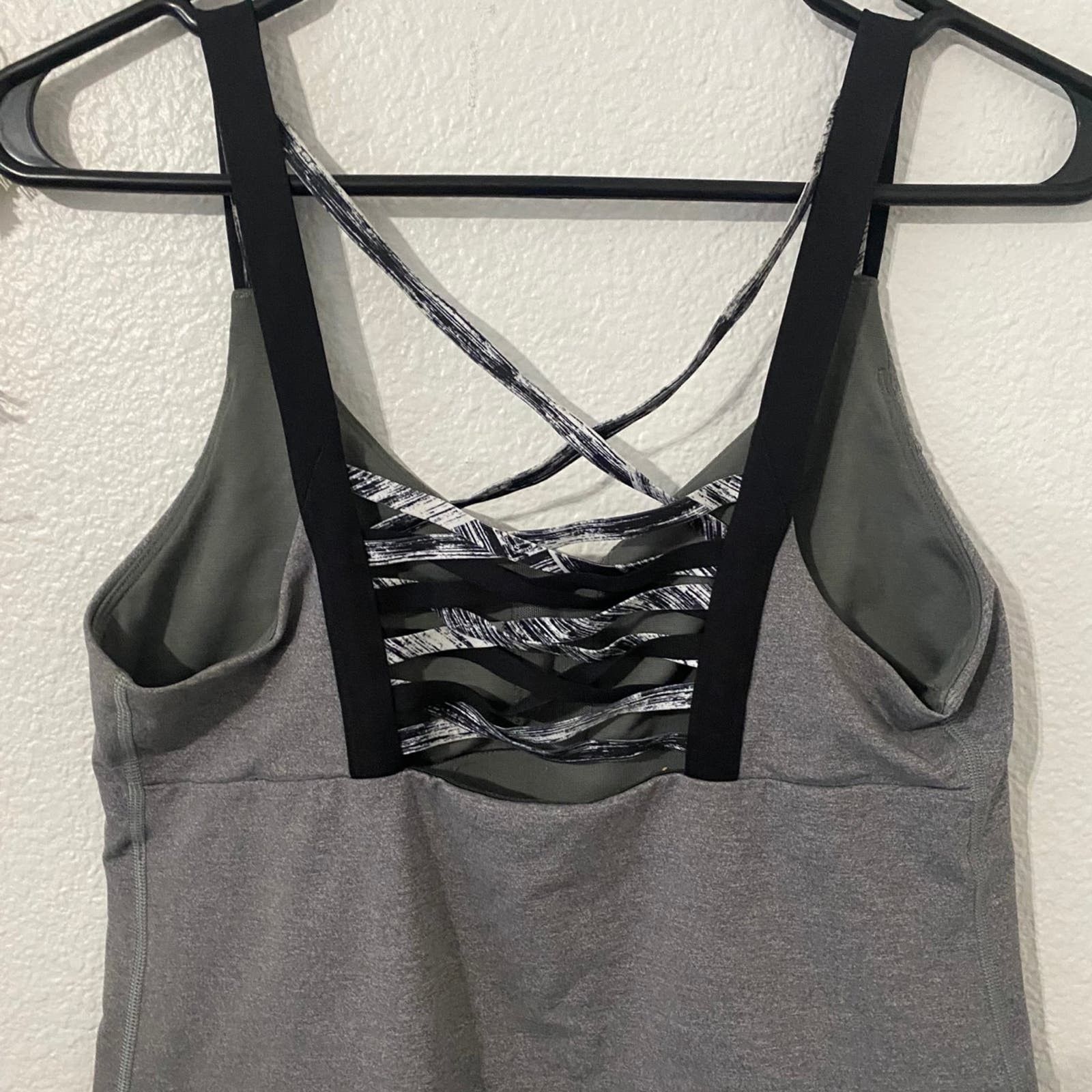 Lululemon lululemon tank top size 8 Size M / US 6-8 / IT 42-44 - 4 Thumbnail