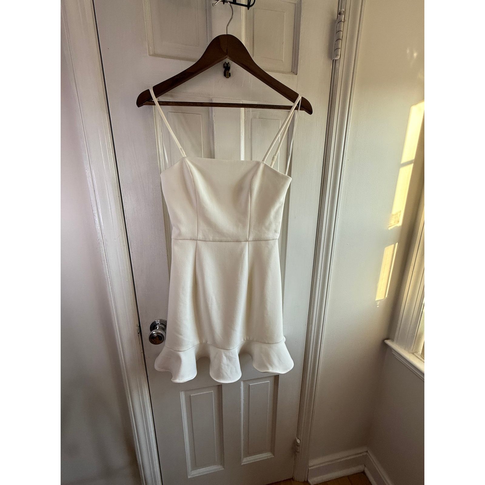 French Connection French Connection White Ruffle Strap Mini Dress Size 0 EUC Size XS / US 0-2 / IT 36-38 - 5 Thumbnail