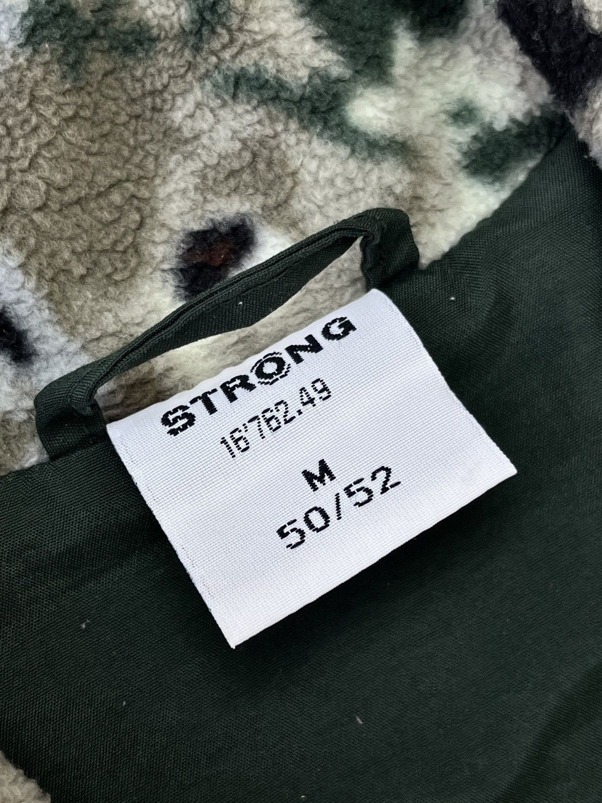 Vintage Vintage Wolfs Monogram Fleece jacket All Over Print Y2K 90s Size US M / EU 48-50 / 2 - 6 Thumbnail