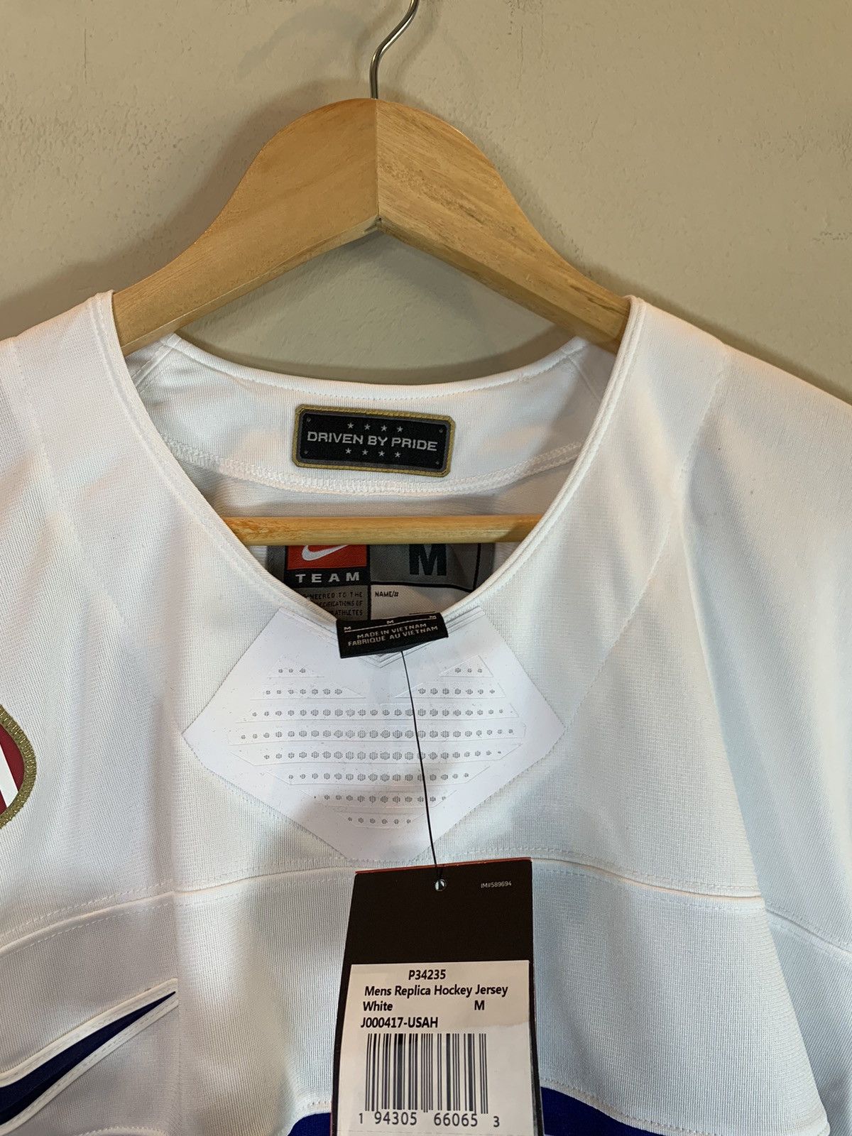 NHL × Nike *RARE* New Nike Team USA Hockey Jersey Embroidered Size US M / EU 48-50 / 2 - 6 Thumbnail