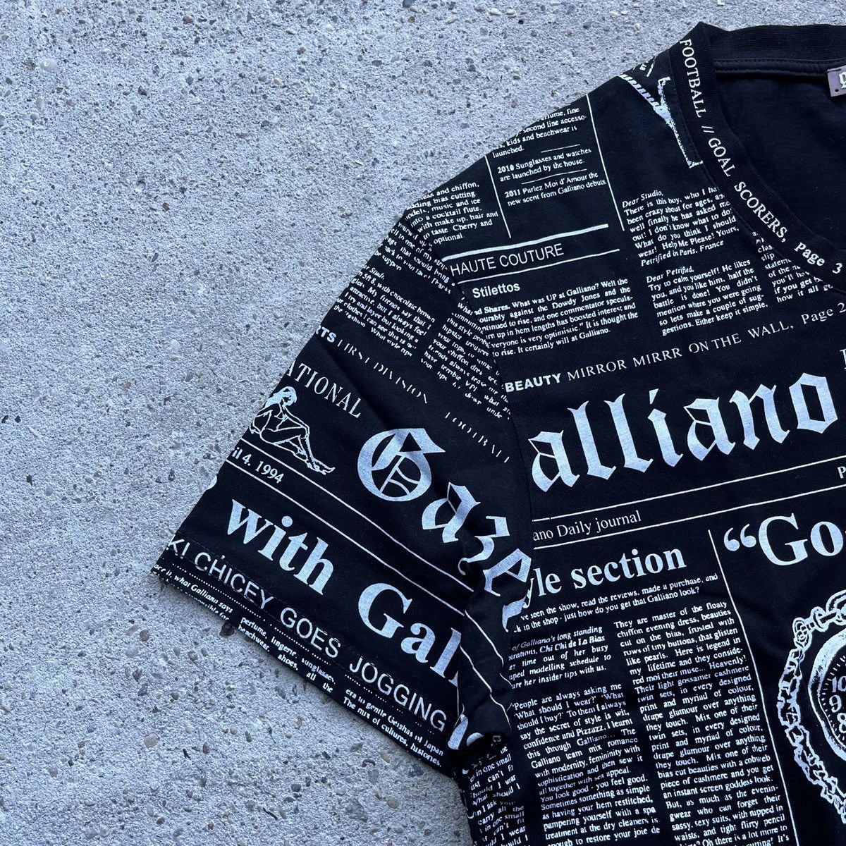 John Galliano John Galliano Full Over Printed Gazette T-Shirt Size US M / EU 48-50 / 2 - 4 Thumbnail
