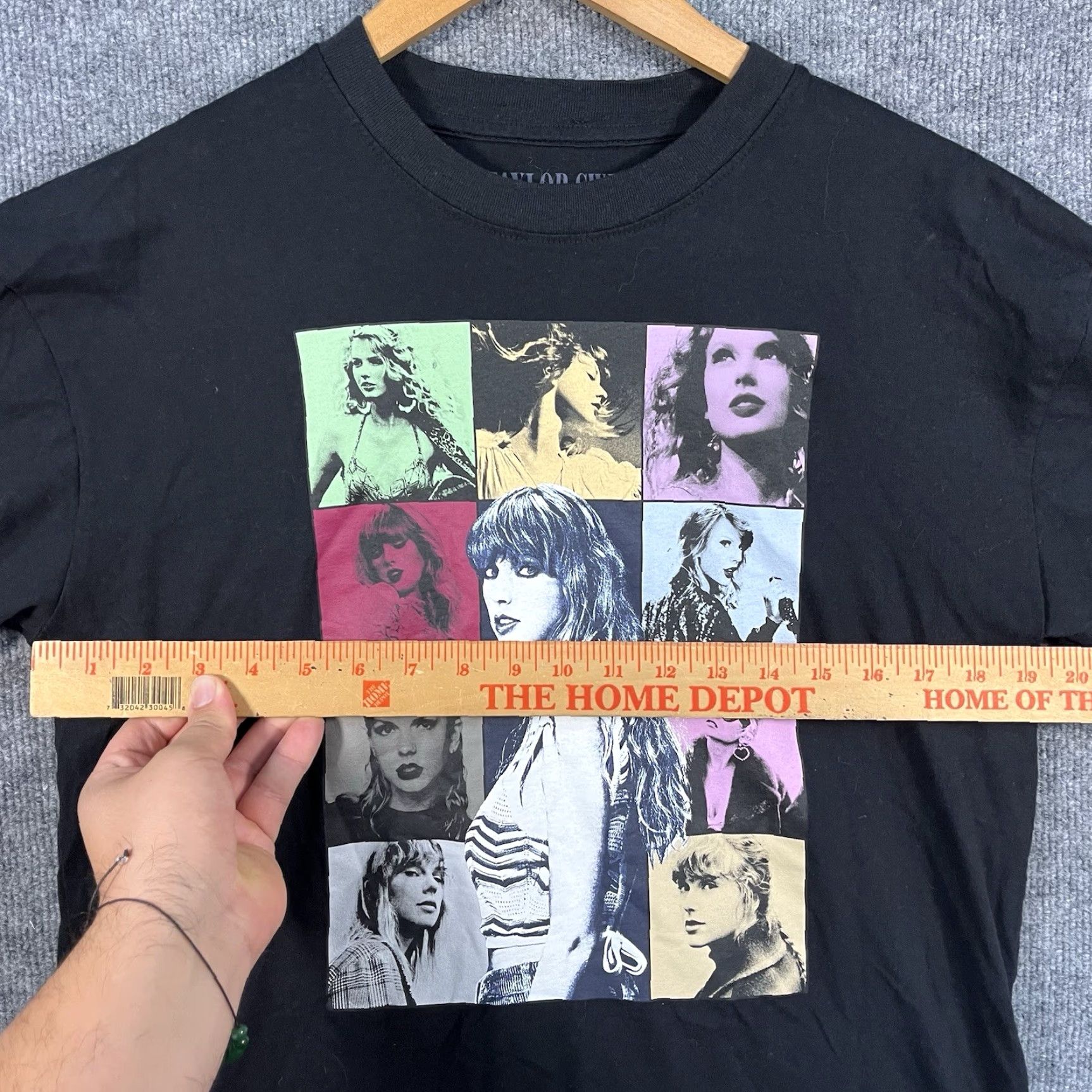 Vintage Taylor Swift The Eras Tour US Dates Official Concert Merch Black T-shirt Small Size S / US 4 / IT 40 - 5 Thumbnail