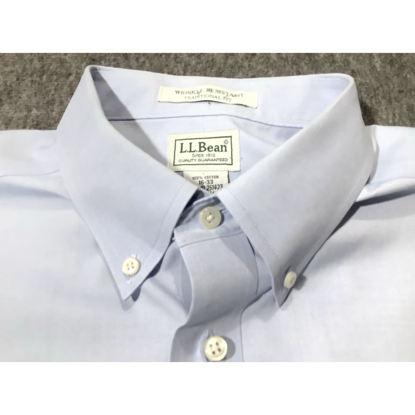 Vintage VINTAGE LL Bean Shirt Mens 16 Blue Wrinkle Resistant Long Sleeve Button Down Collar Classic 16-33 Casual Pockets Lightweight Cotton Button-Up Size US L / EU 52-54 / 3 - 6 Thumbnail