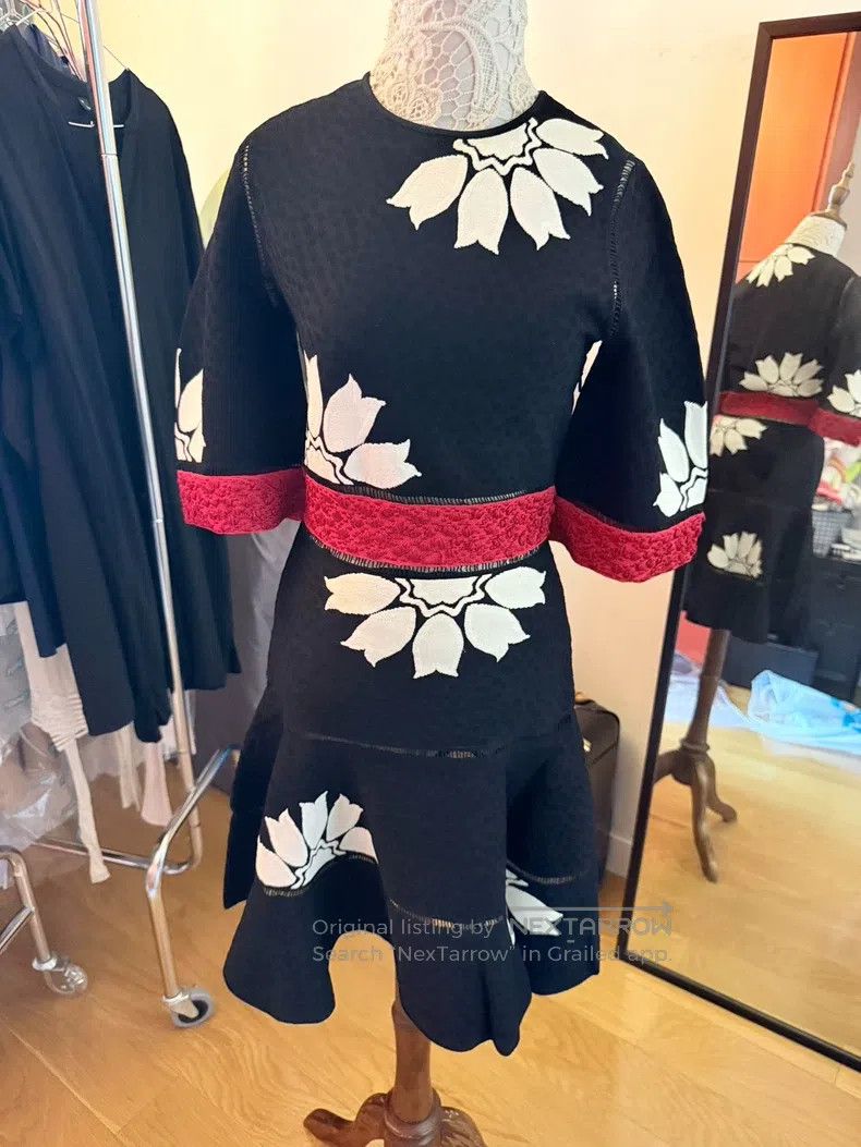 Alexander McQueen Alexander Mcqueen Elastic knitted dress Size S / US 4 / IT 40 - 1 Thumbnail