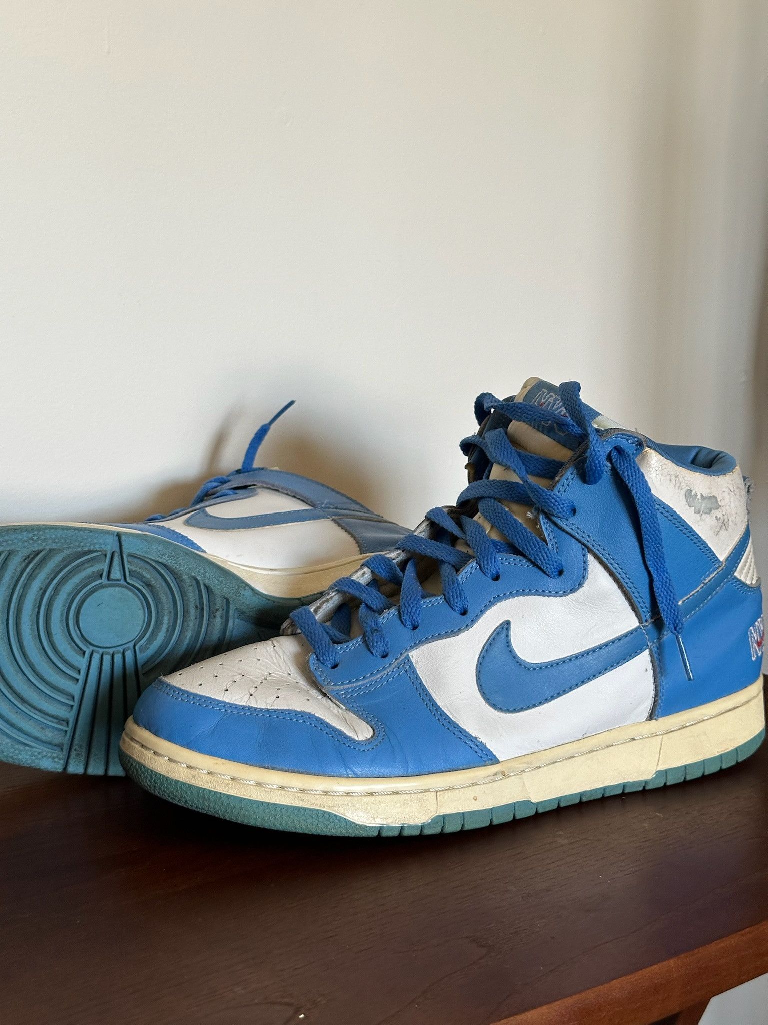 Nike 1999 Nike Dunk High LE White Carolina Blue UNC NYC Size US 11 / EU 44 - 4 Thumbnail