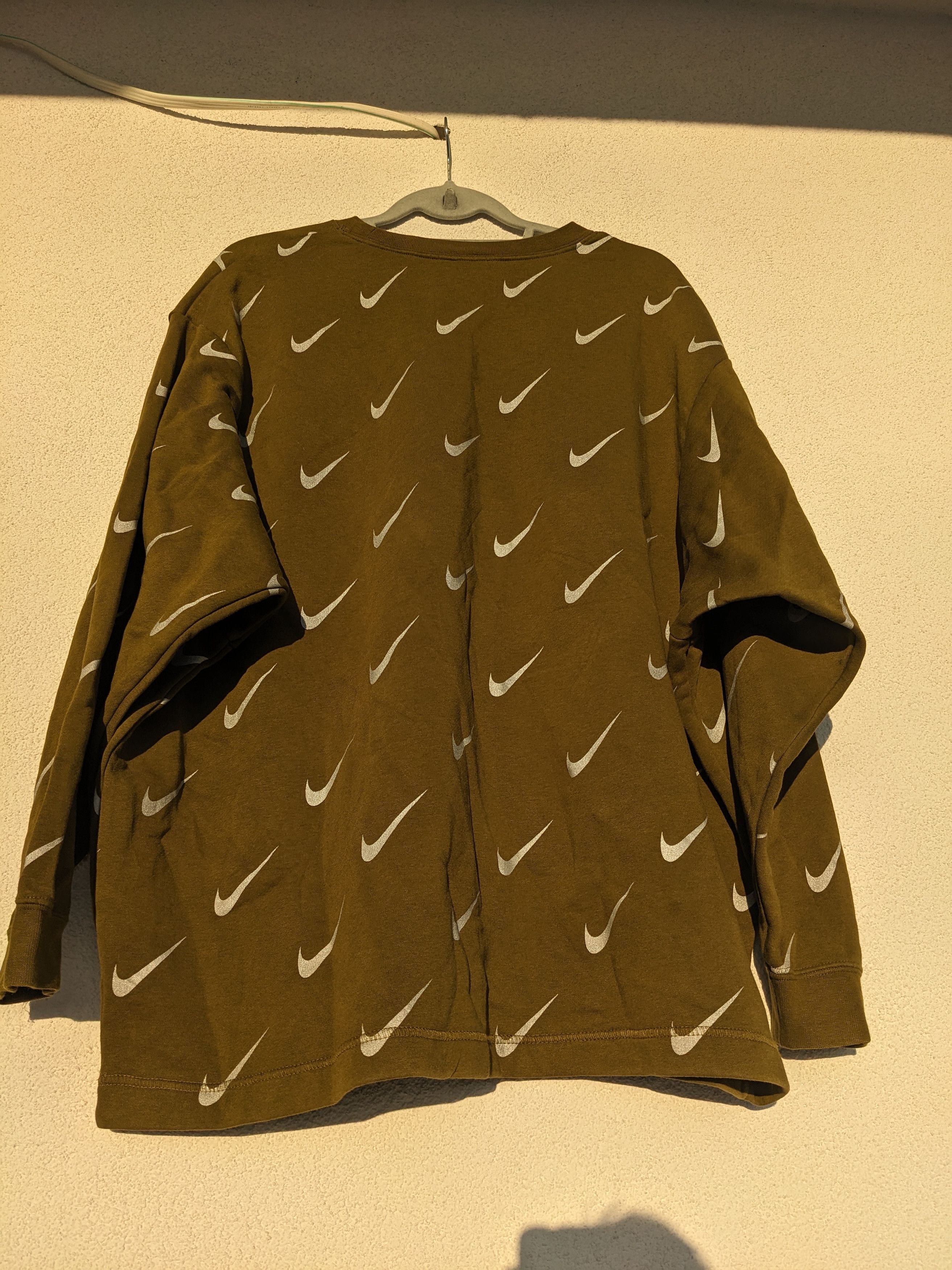 multicolor nike sweatshirt
