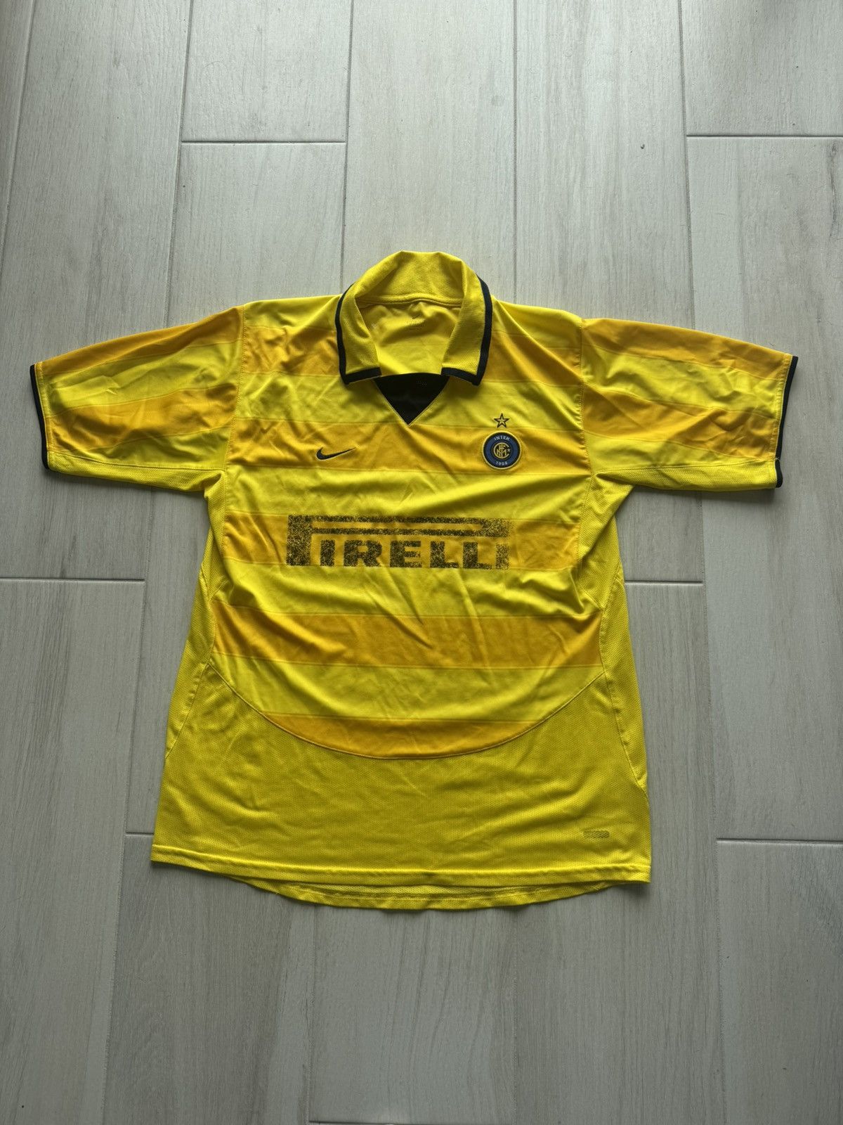 Other Inter Milan Third football Nike Yellow Maglia Jersey L Size US L / EU 52-54 / 3 - 4 Thumbnail
