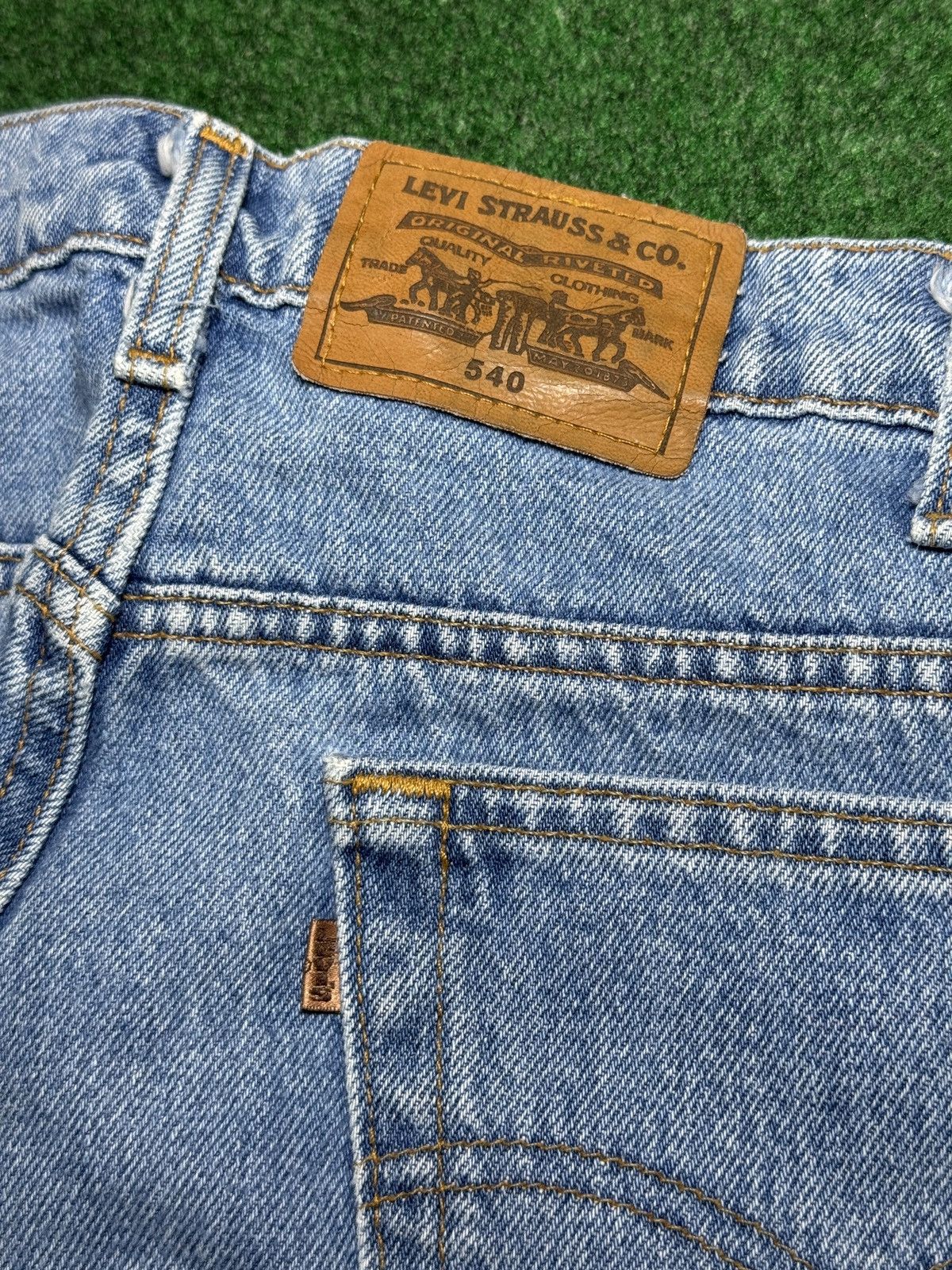 Levi's Vintage Clothing Vintage Levis 540 Relaxed Wide Leg 40x30 USA Made Jeans Size US 40 / EU 56 - 4 Thumbnail