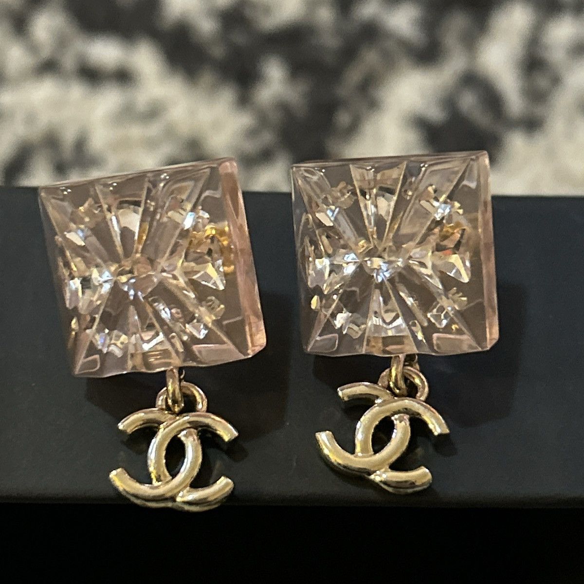 Chanel Chanel Resin Square Logo Earrings Size ONE SIZE - 1 Thumbnail