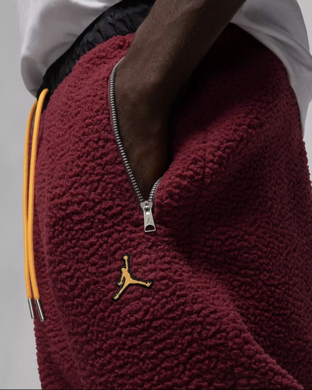 Jordan Brand Nike Air Jordan Joggers Winter Sherpa Pants Taper Pockets Size US 36 / EU 52 - 3 Thumbnail