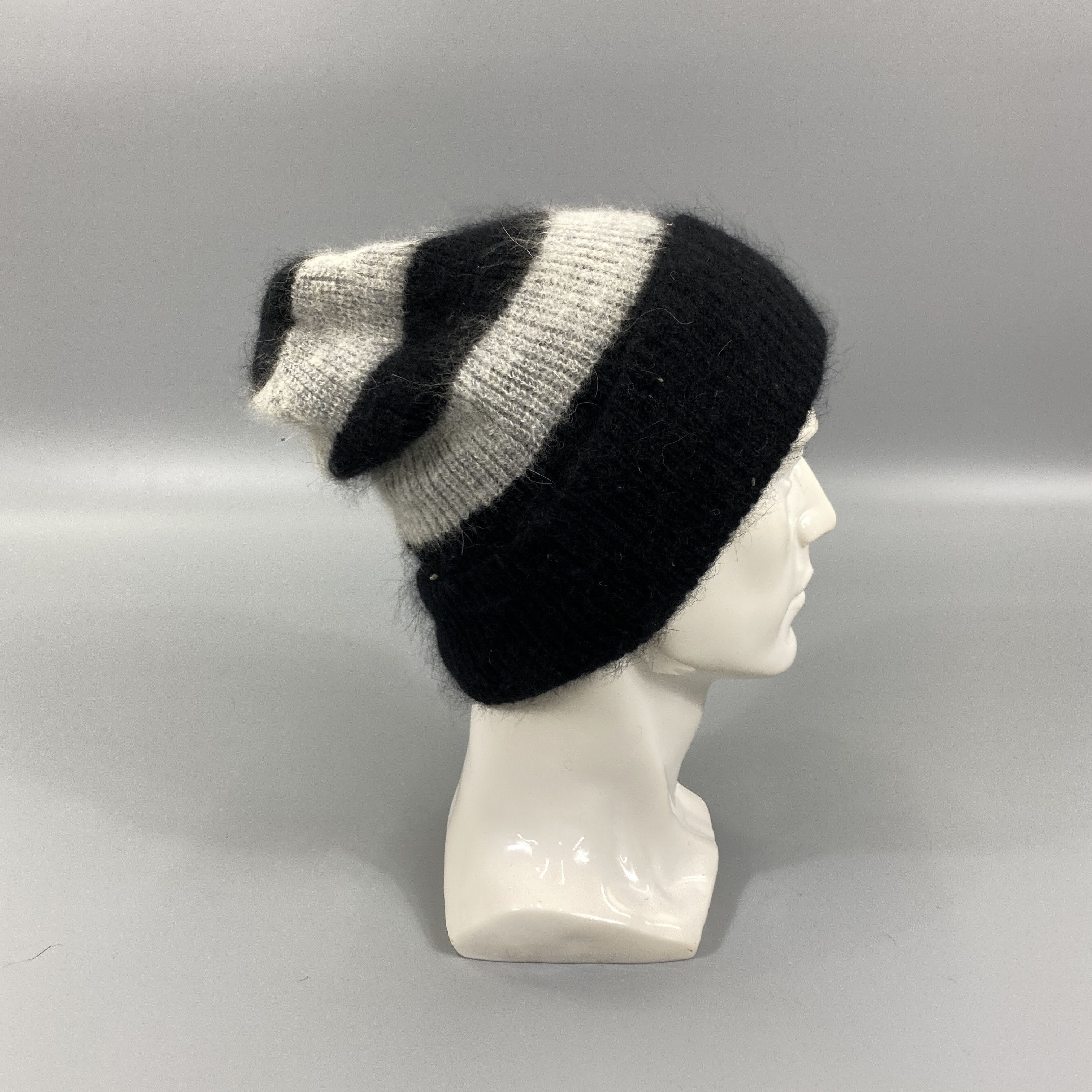 Japanese Brand Black And White Snow Cap Hat -BN918 Size ONE SIZE - 3 Thumbnail