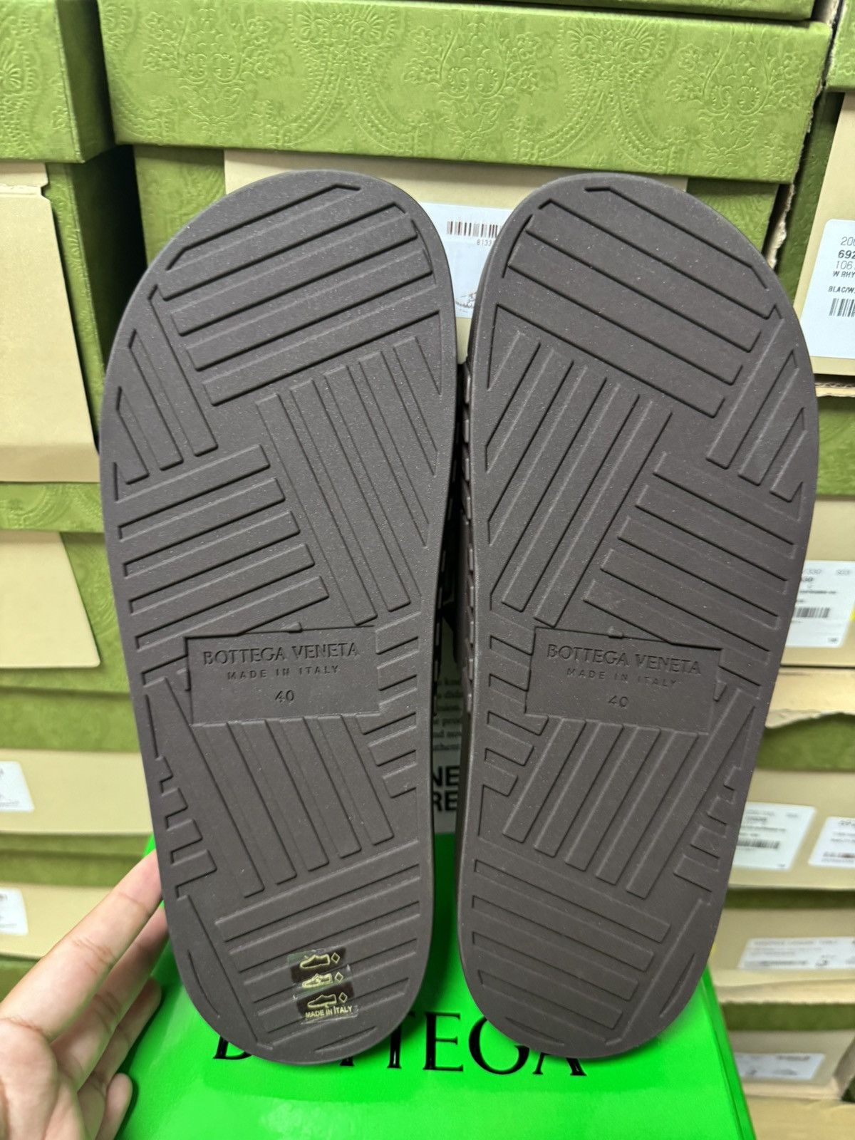 Bottega Veneta Bottega Veneta Embossed Rubber Slides Size US 7 / EU 40 - 7 Thumbnail
