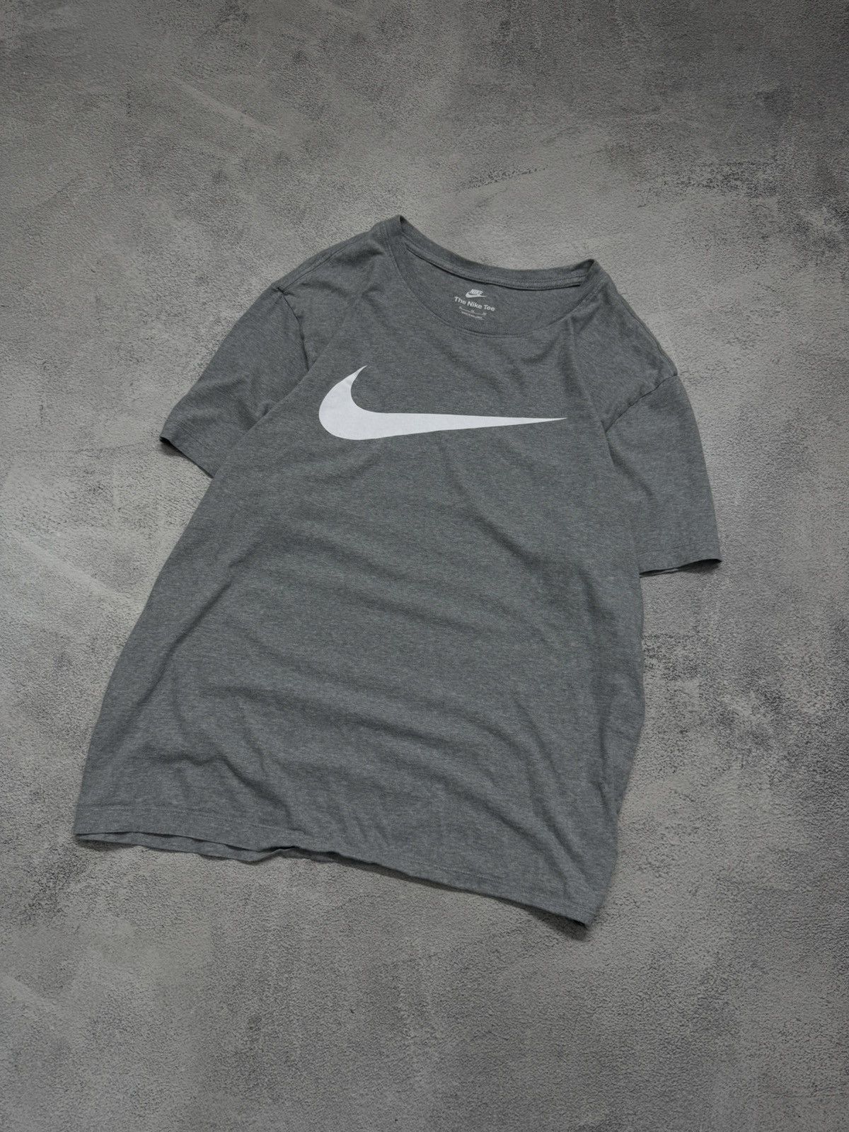 Nike Vintage Y2k Nike Big Logo Swoosh T-Shirt Size US XL / EU 56 / 4 - 2 Thumbnail