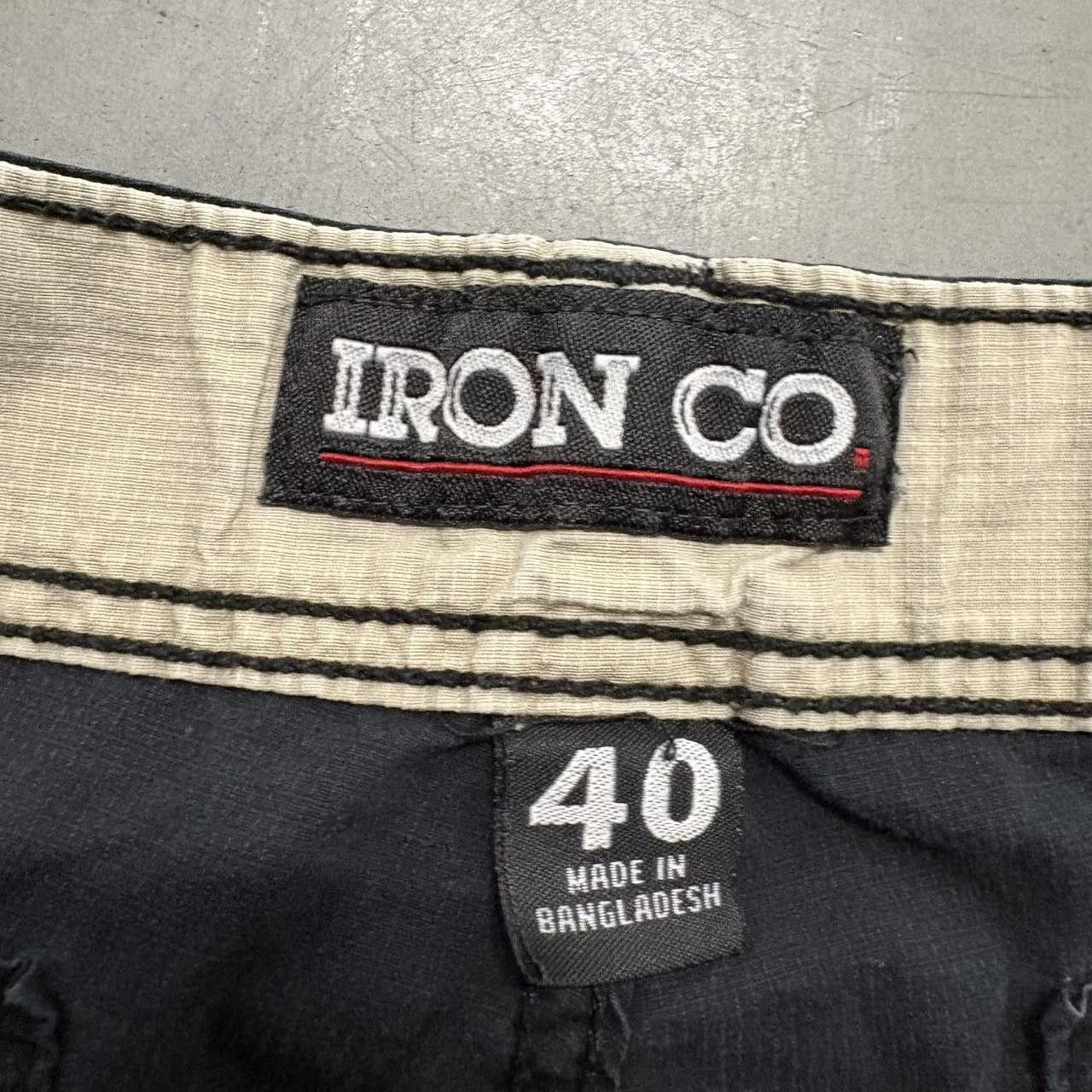 Vintage Crazy Vintage Y2K/2000s Black Grunge Cargo Shorts! Size US 40 / EU 56 - 3 Thumbnail