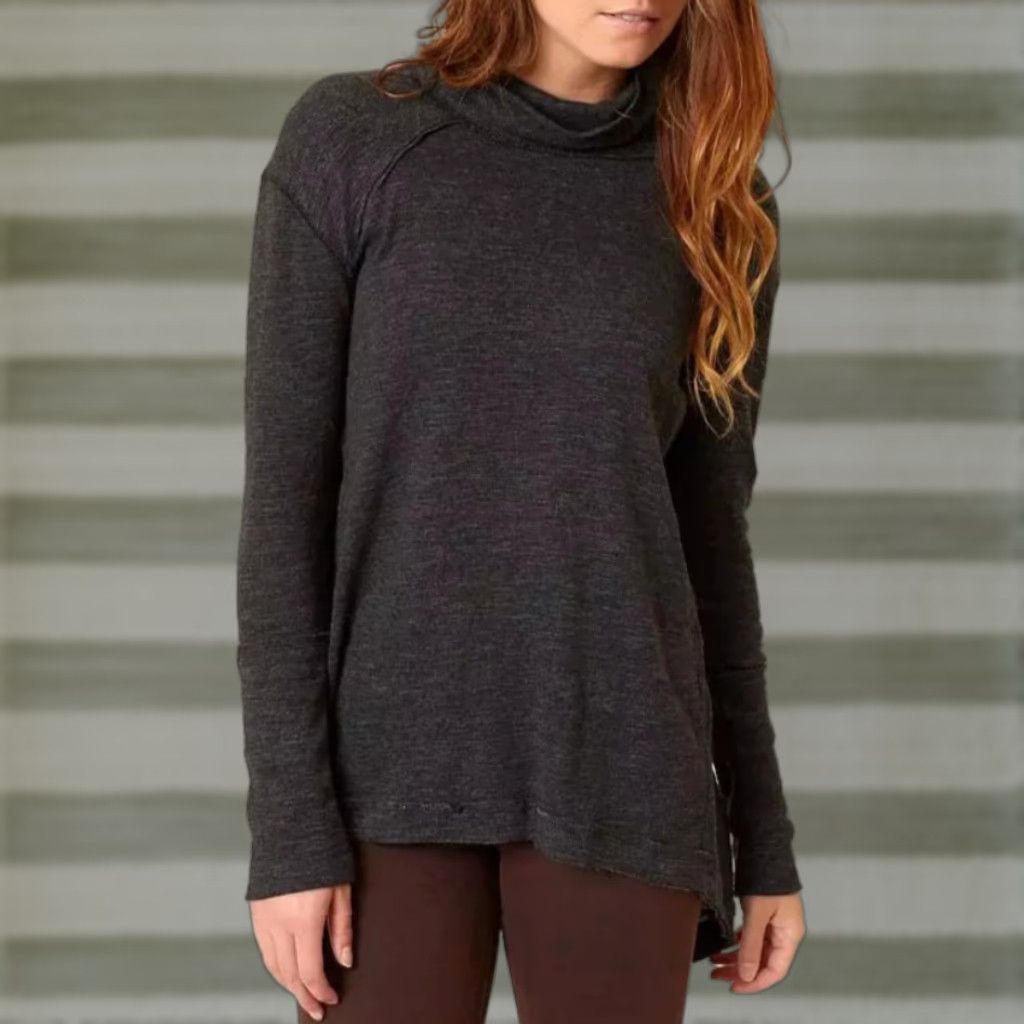 Free People VINTAGE Free People We The Free Turtleneck Top Split Back M Women Black NWT Size M / US 6-8 / IT 42-44 - 1 Thumbnail