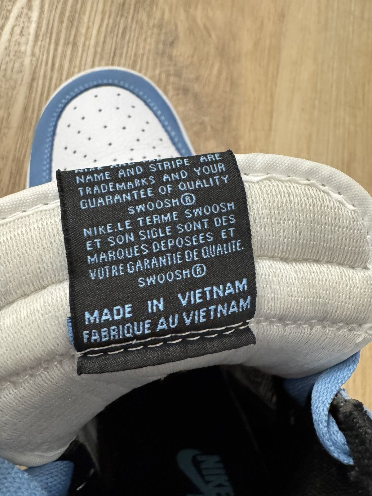 Jordan Brand Nike Air Jordan 1 High Retro UNC University Blue 39 sneakers Size US 8 / IT 38 - 13 Thumbnail