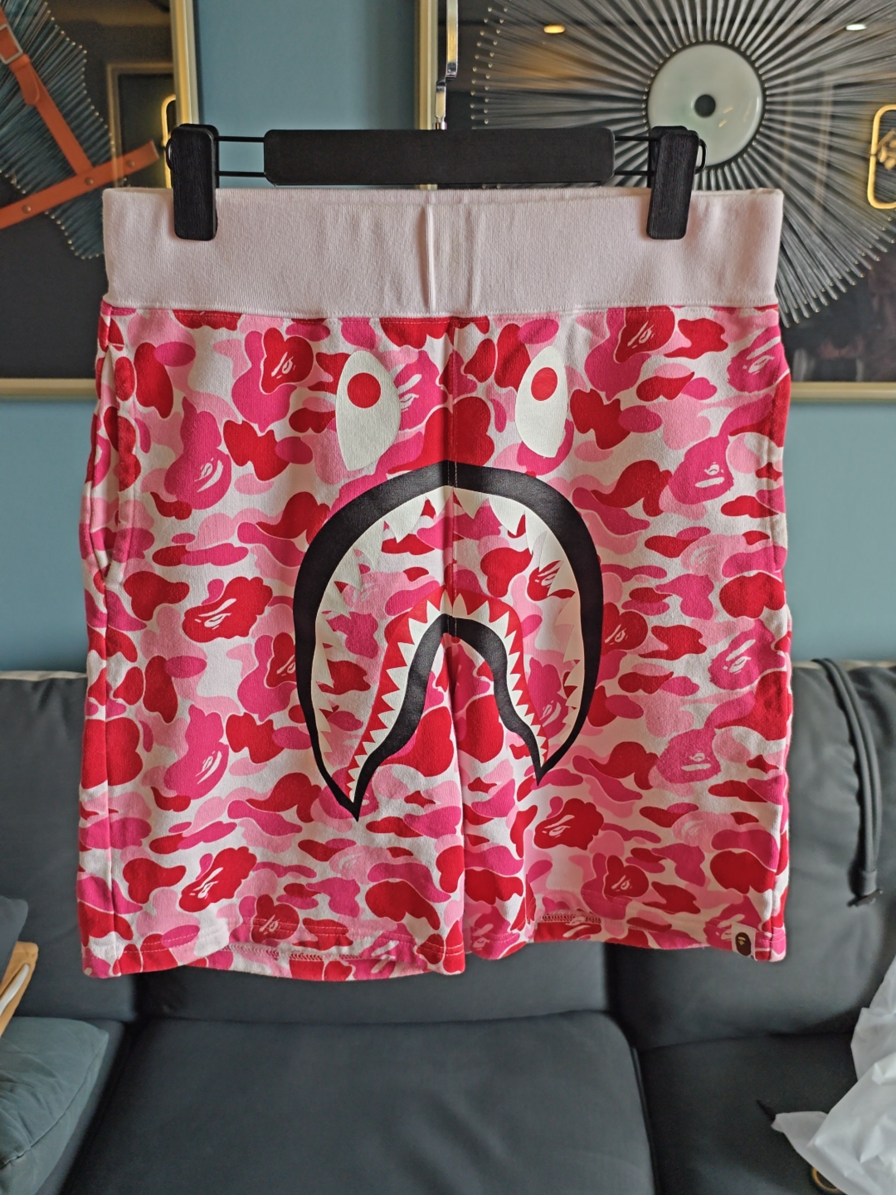 Bape A Bathing Ape Pink Camo Shark Shorts Size M Size US 32 / EU 48 - 1 Thumbnail