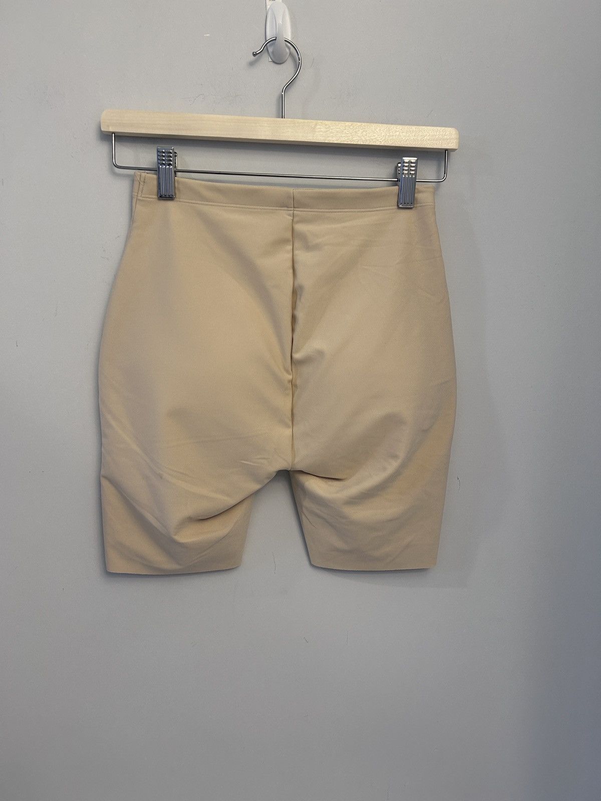 SKIMS NWT SKIMS Butt Enhancing Padded Short in Sand Small NWOT Size 27" / US 4 / IT 40 - 2 Thumbnail