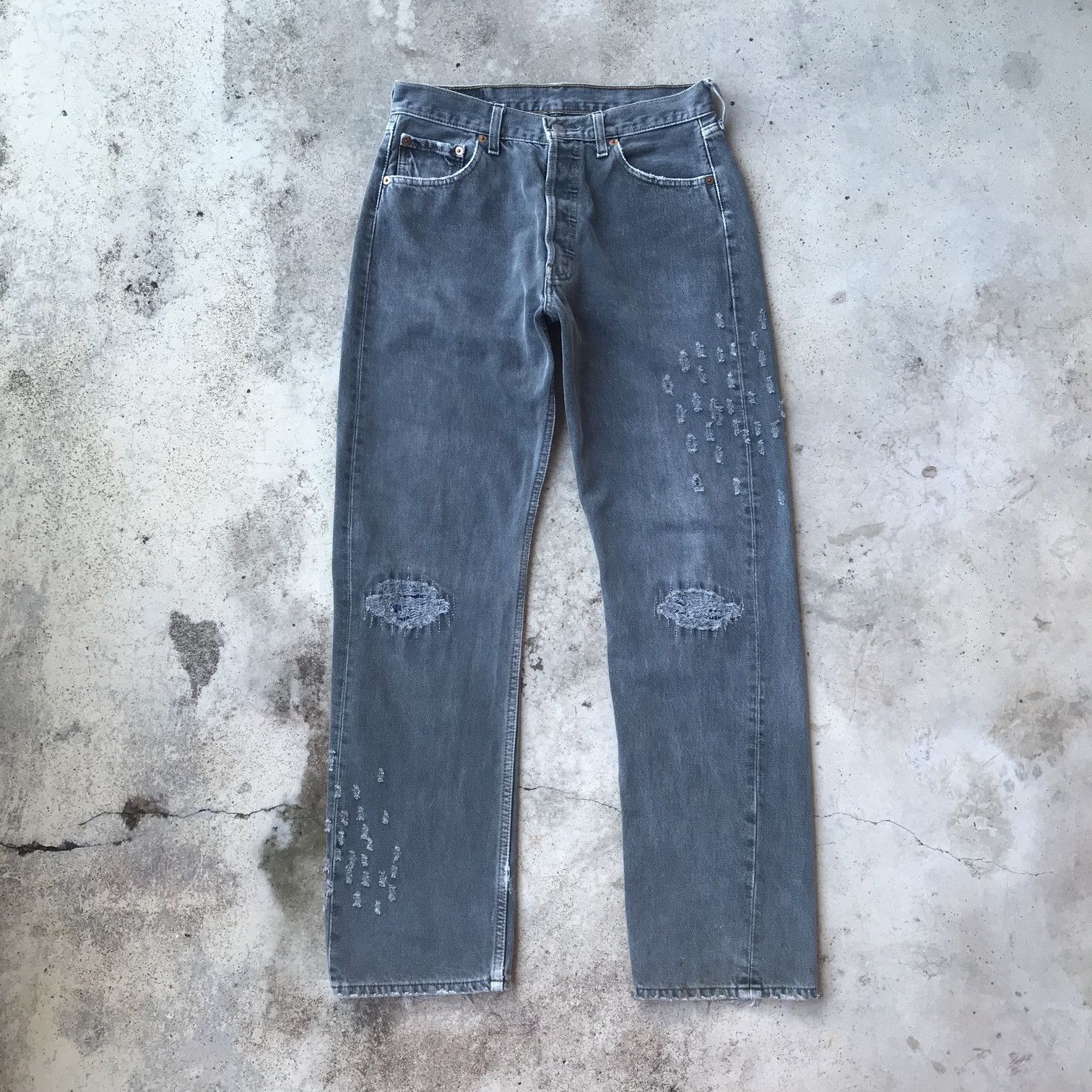 Levi's × Vintage Vintage Levis 501 bulletshoot dirty faded black distressed Size US 29 - 1 Thumbnail