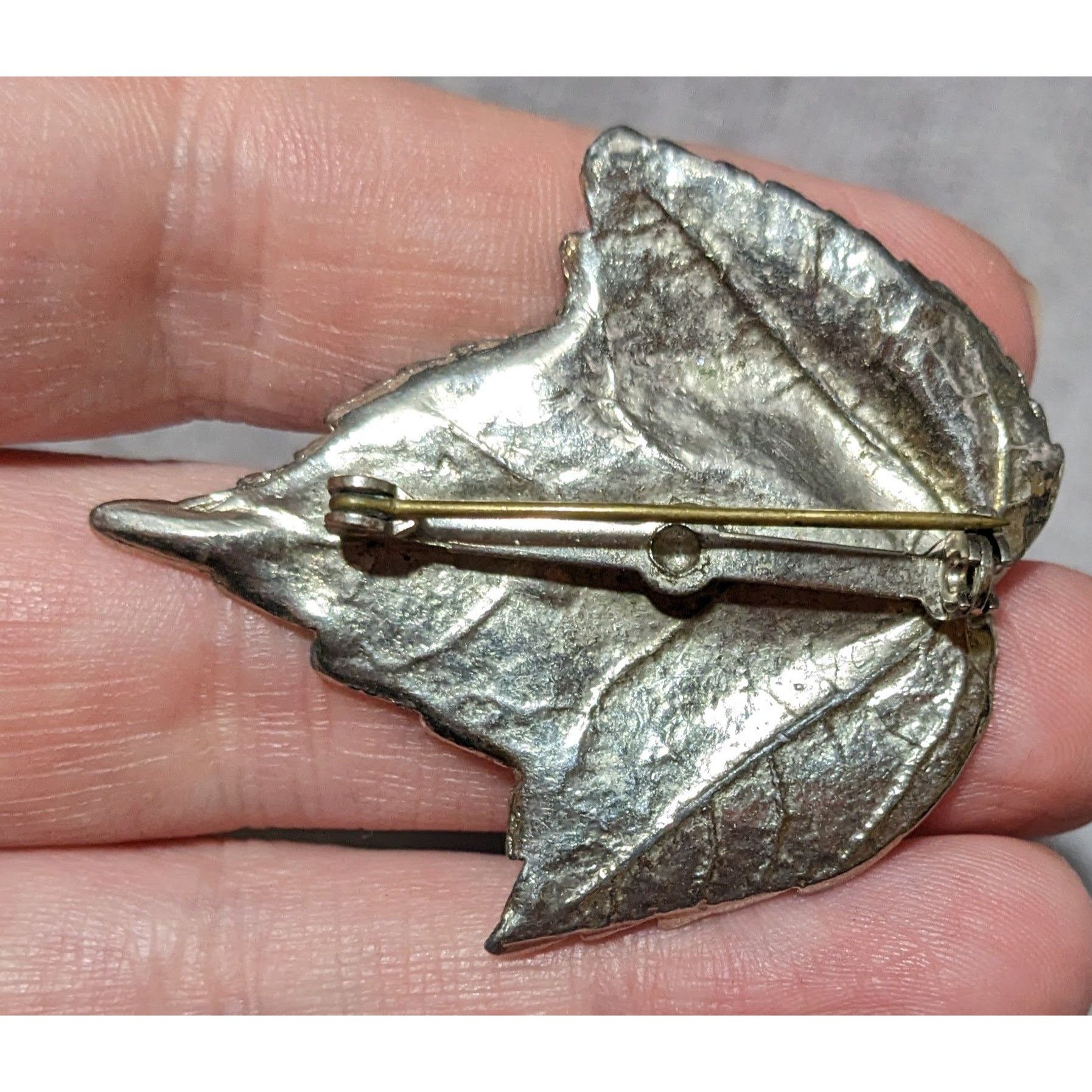 Other Vintage Silver Tone Textured Maple Leaf Brooch Size ONE SIZE - 6 Thumbnail