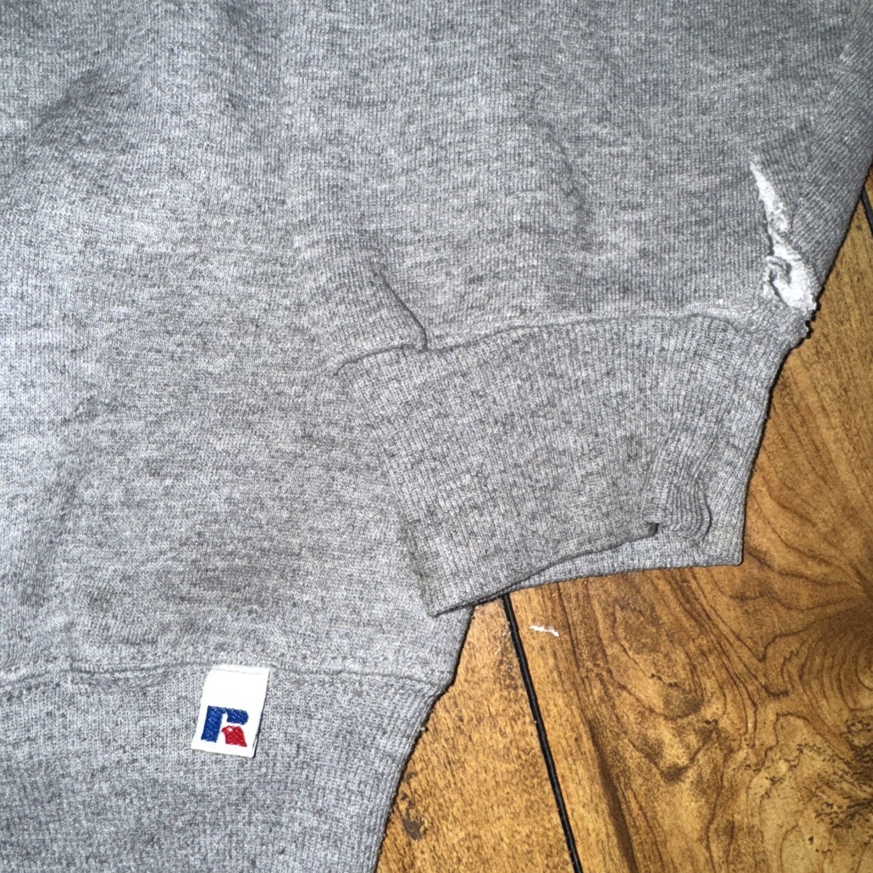 Russell Athletic VINTAGE Russell Athletic Sweatshirt Crewneck Gray 2XL Men 27x28 Distressed Y2K Streetwear Size US XXL / EU 58 / 5 - 2 Thumbnail