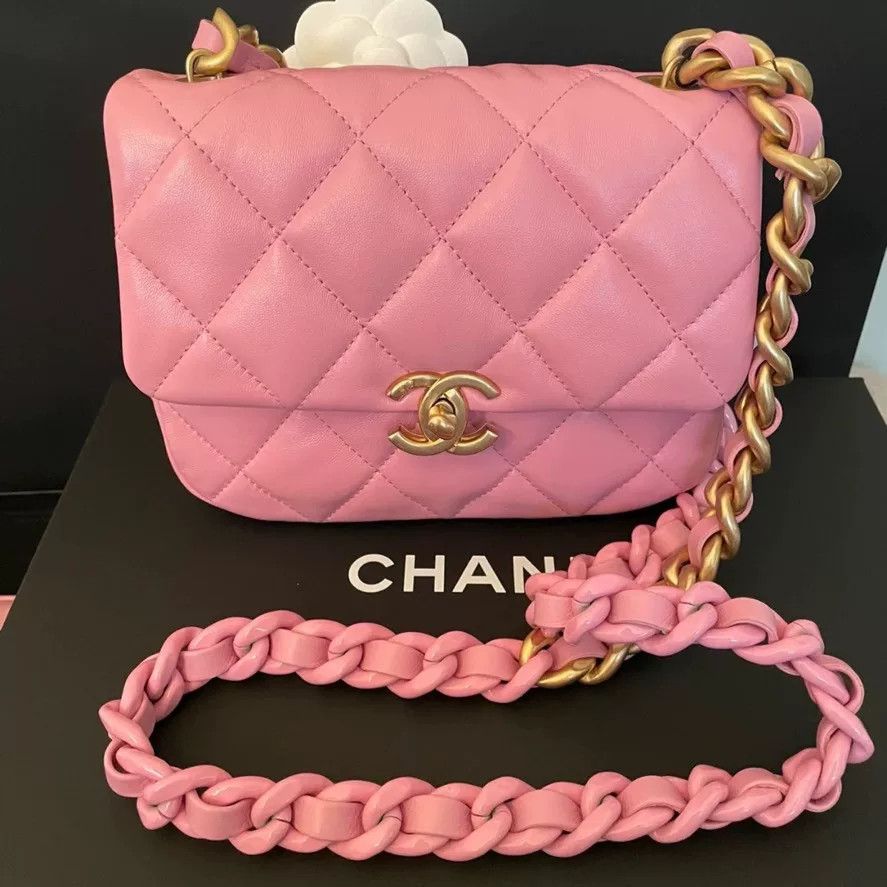 Chanel Pre-loved Bag Very good condition Size ONE SIZE - 1 Thumbnail