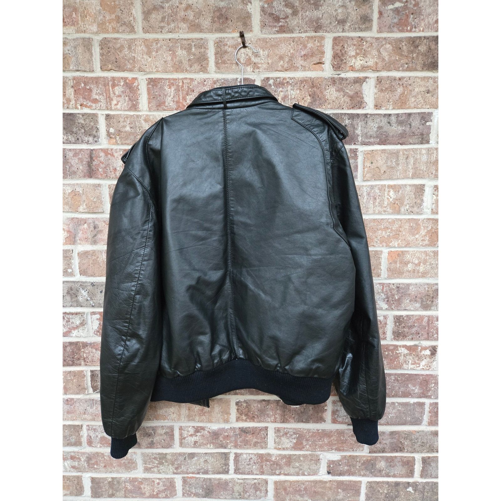Members Only Vintage Members Only Leather Jacket Size 46 Size US S / EU 44-46 / 1 - 5 Thumbnail