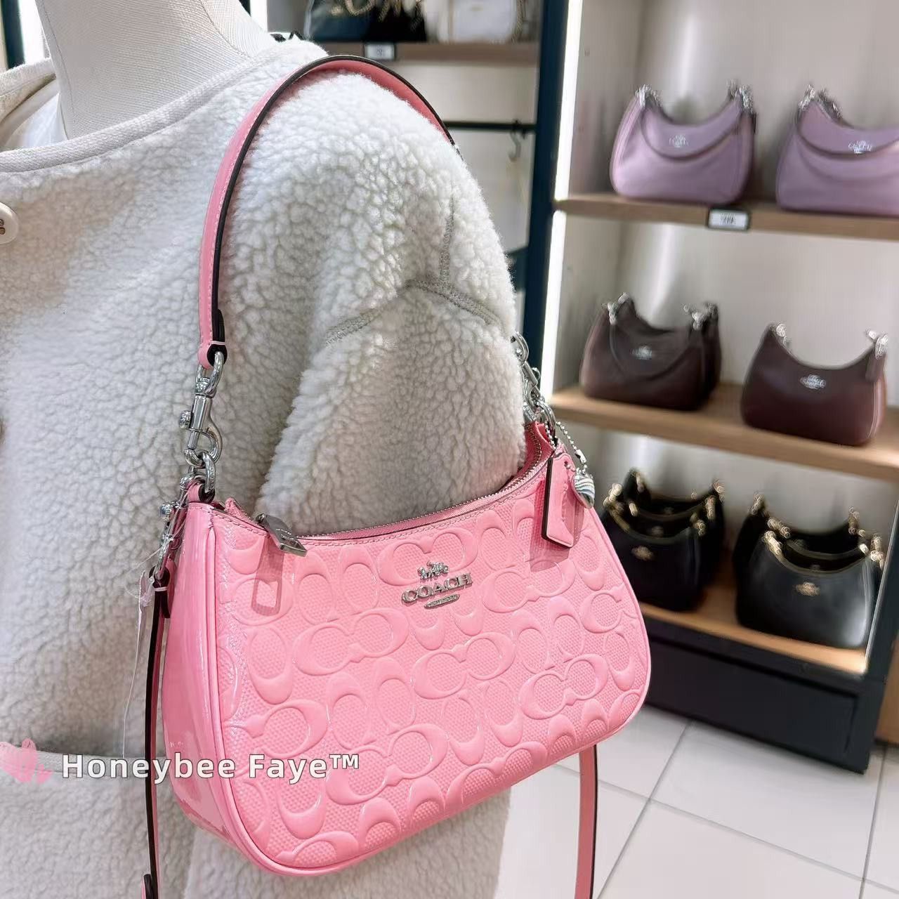 Coach Teri Shoulder Bag In Signature Leather Heart Charm CDA98 Size ONE SIZE - 2 Thumbnail