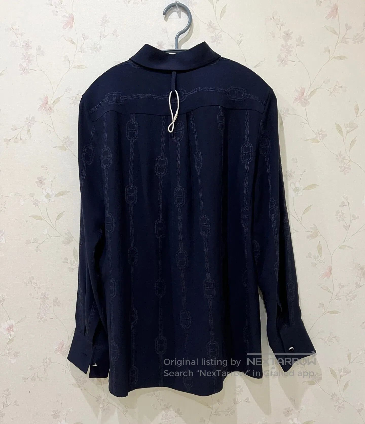 Hermes Hermes size 34 A dark blue silk shirt made from silkworm th Size S / US 4 / IT 40 - 2 Thumbnail