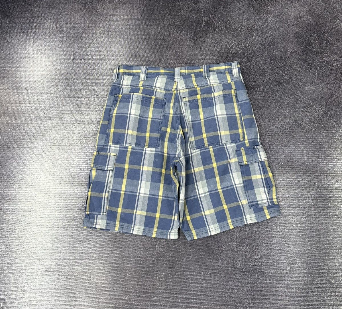 Vintage Vintage Wrangler USA Check Dad Hype Casual Cargo Shorts Size US 34 / EU 50 - 2 Thumbnail
