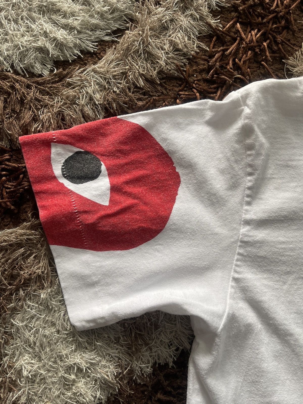 Comme des Garcons VINTAGE PLAY COMME DES GARCONS HEART TEE VERY RARE Size US L / EU 52-54 / 3 - 10 Thumbnail