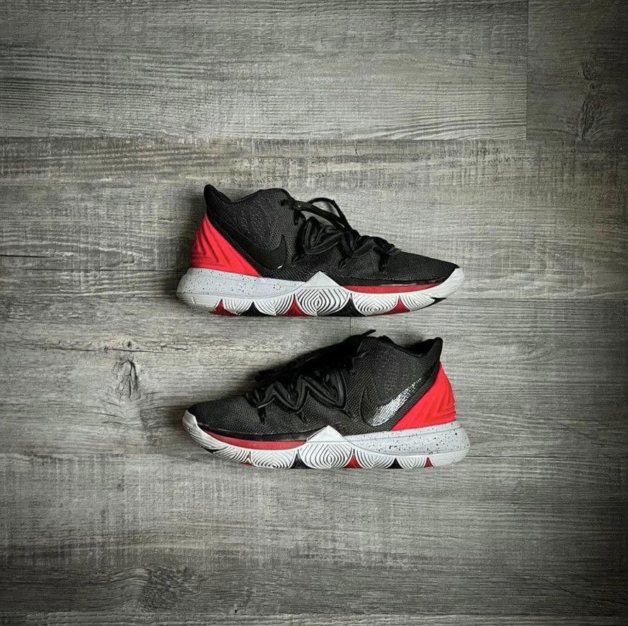 Nike NIKE • Kyrie 5 "2019 Bred" (10.5M) Size US 10.5 / EU 43-44 - 1 Thumbnail