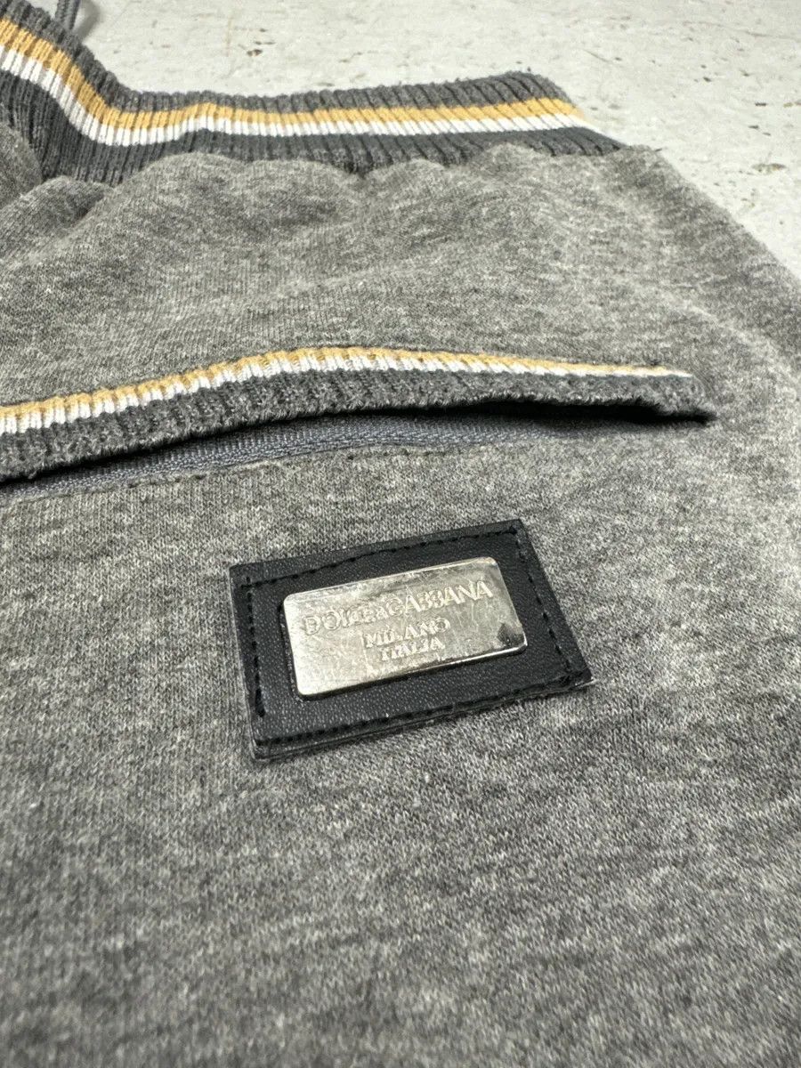 Dolce & Gabbana 2010s Dolce & Gabbana Grey Joggers Pants Size US 39 - 7 Thumbnail