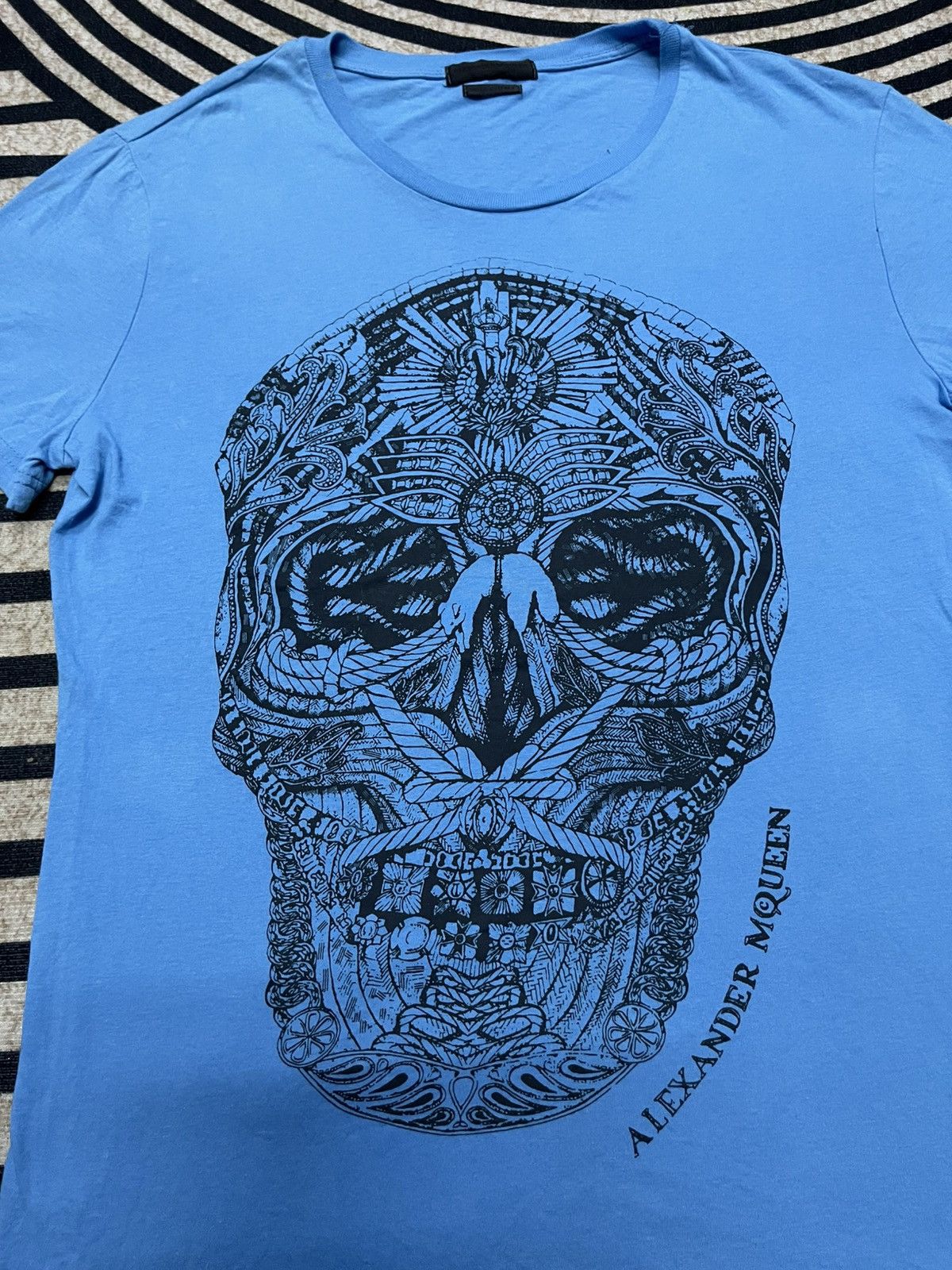 Alexander McQueen ALEXANDER MCQUEEN BLUE TSHIRT SKULL TATTOO PRINT Size XL / US 12-14 / IT 48-50 - 6 Thumbnail