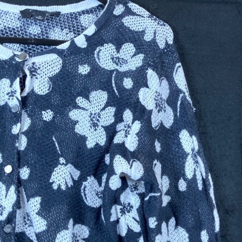 Ann Taylor Ann Taylor Womens Sweater Floral Button Front Knitted 100% Cotton M Navy White Cardigan Casual Womens Size M / US 6-8 / IT 42-44 - 5 Thumbnail