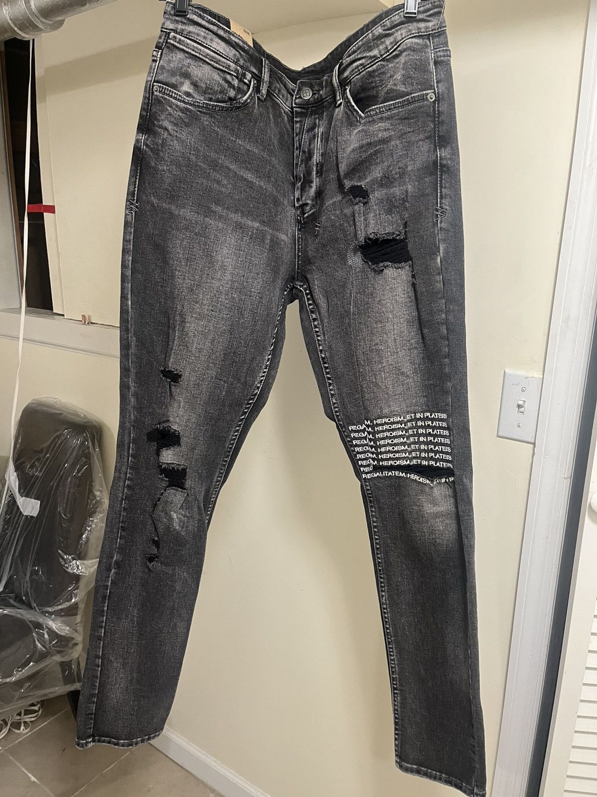 Ksubi Ksubi Van Winkle Distressed Embroidered Jeans Sz 36 Size US 36 / EU 52 - 1 Thumbnail