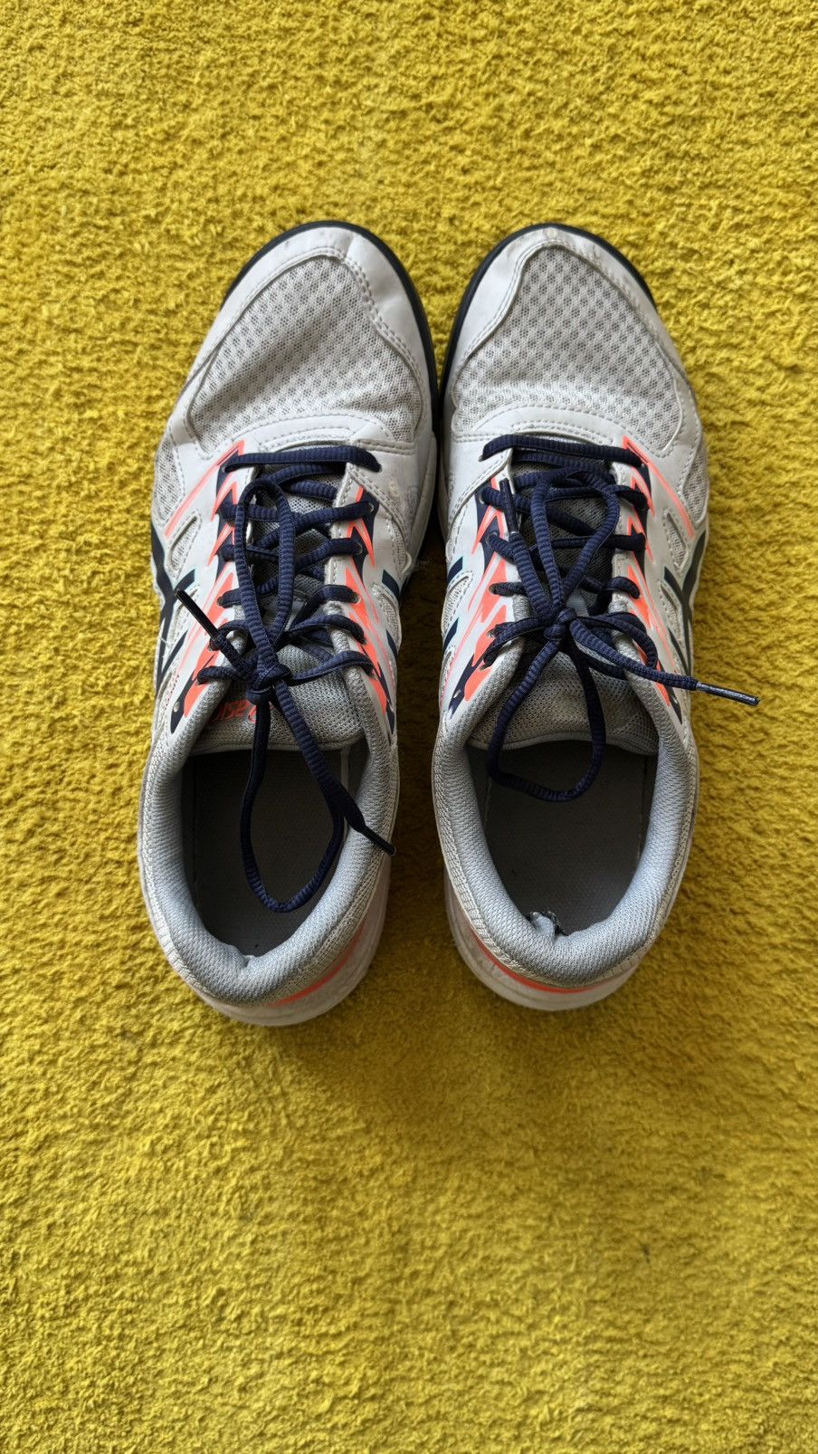 Asics Asics upcourt 4 Size US 10 / EU 43 - 2 Thumbnail