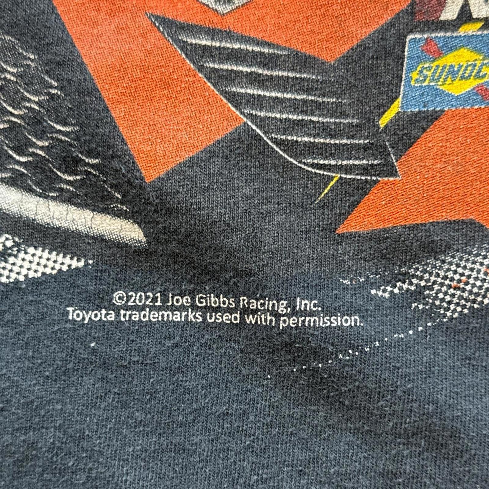 NASCAR Vintage Y2k Faded Martin Truex Jr #19 NASCAR Graphic T-Shirt Size US L / EU 52-54 / 3 - 5 Thumbnail