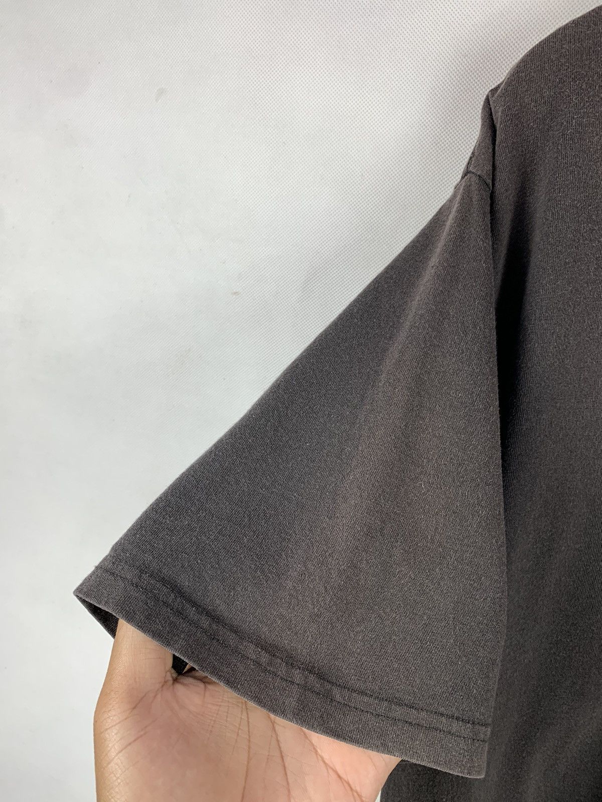 Nike Steals! Vintage Y2K Nike Small Swoosh Tee Size US L / EU 52-54 / 3 - 4 Thumbnail