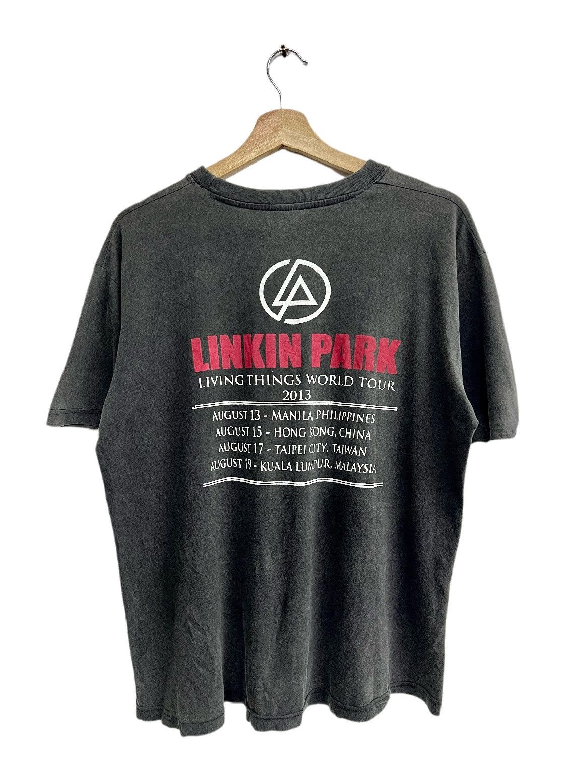 Band Tees × Vintage Rare THRASHED Linkin Park Living Things World Tour Tee Size US M / EU 48-50 / 2 - 2 Thumbnail