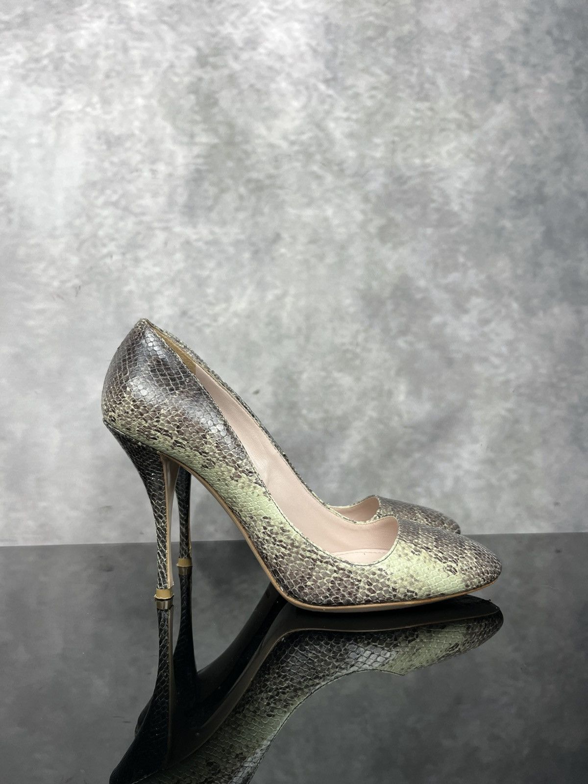 Miu Miu MIU MIU Snakeskin Ayers Pointed Toe Pumps Agave Green EU 37 Size US 7 / IT 37 - 5 Thumbnail